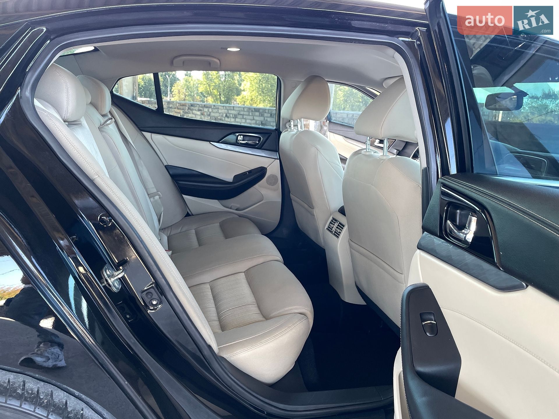 Nissan Maxima 2016 VIN 1N4AA6AP2GC437285 фото оголошення 39 з 60