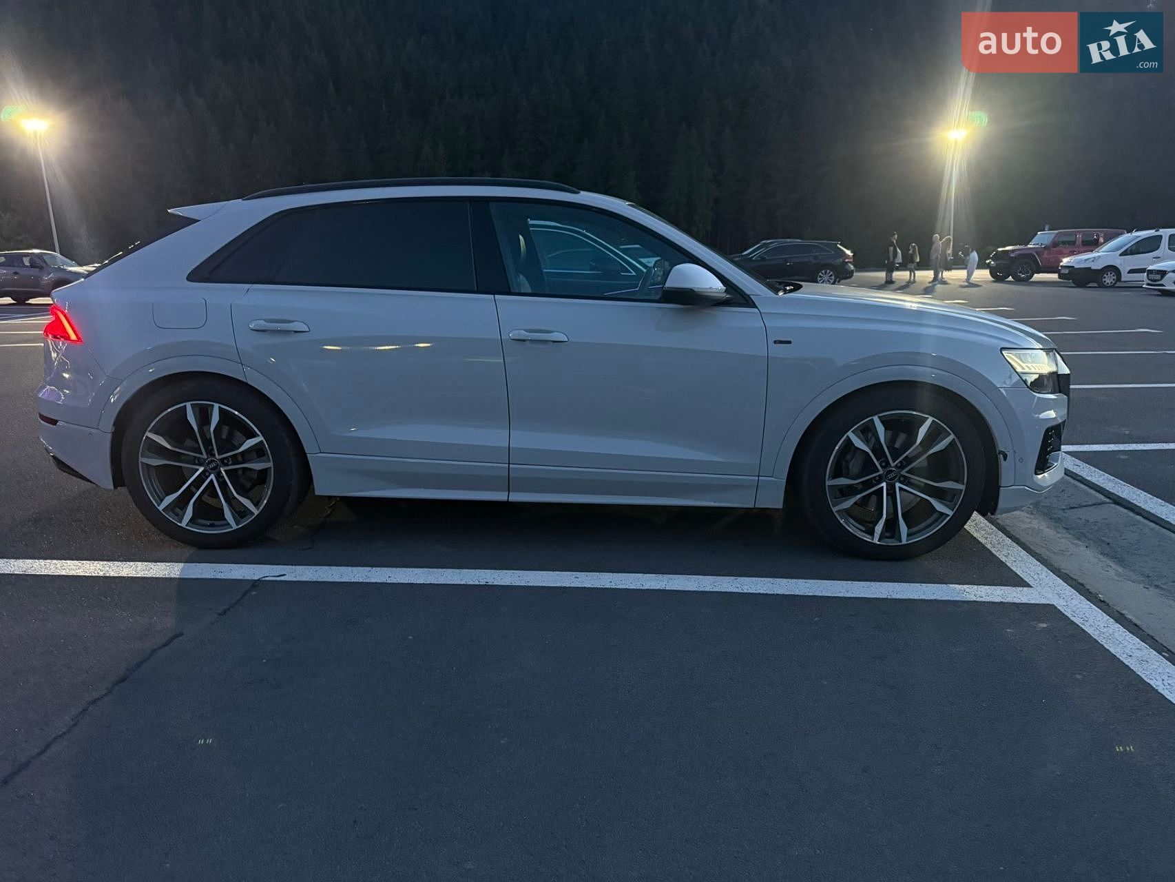 Audi Q8 2019 VIN WAUZZZF17KD024113 фото оголошення 2 з 32