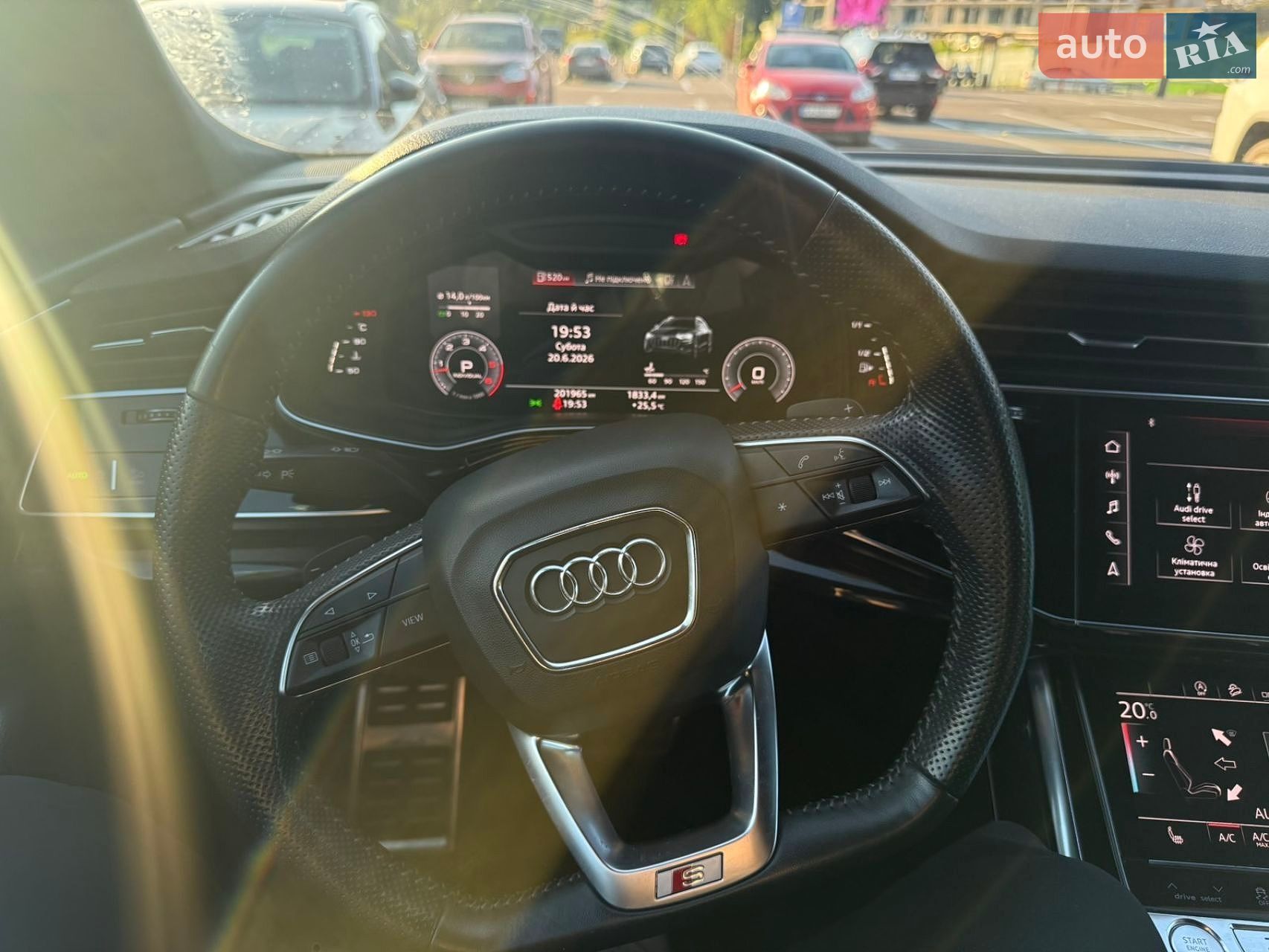 Audi Q8 2019 VIN WAUZZZF17KD024113 фото оголошення 15 з 32