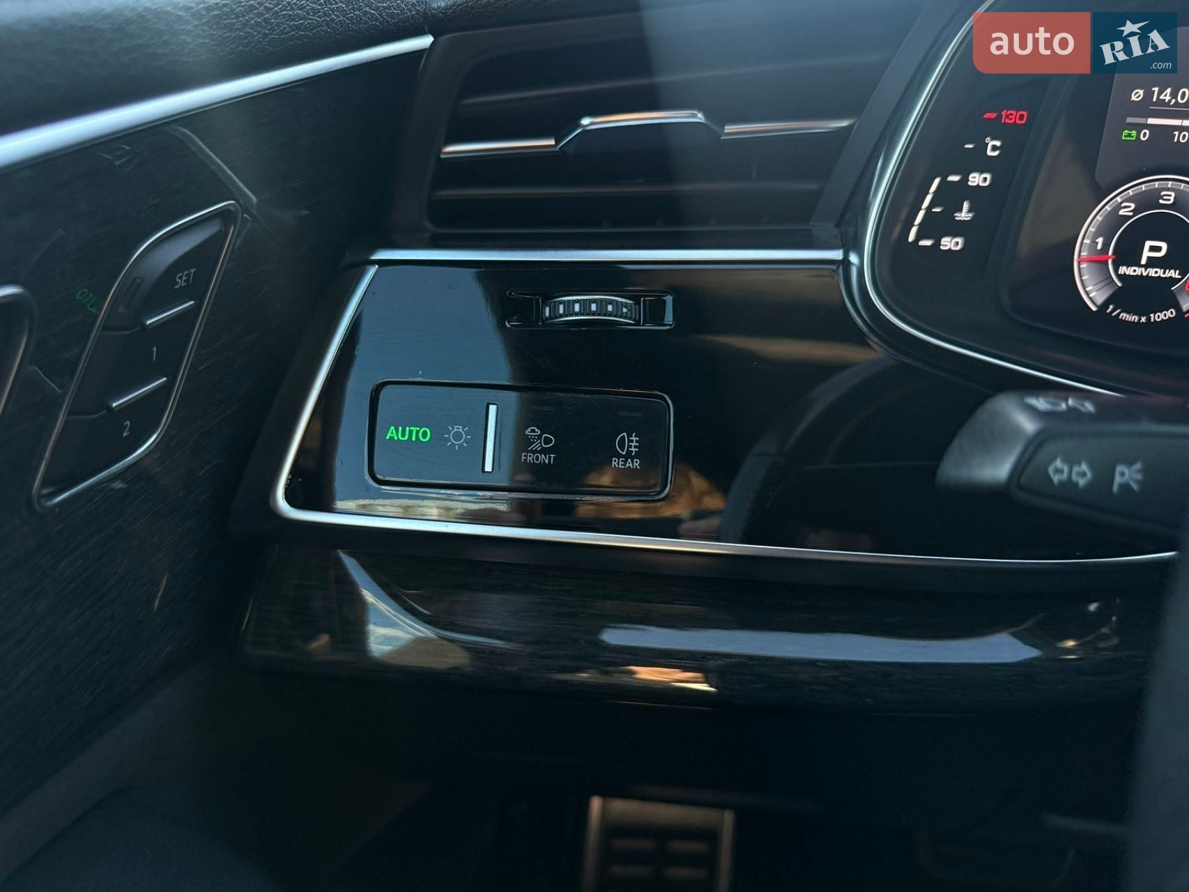 Audi Q8 2019 VIN WAUZZZF17KD024113 фото оголошення 14 з 32