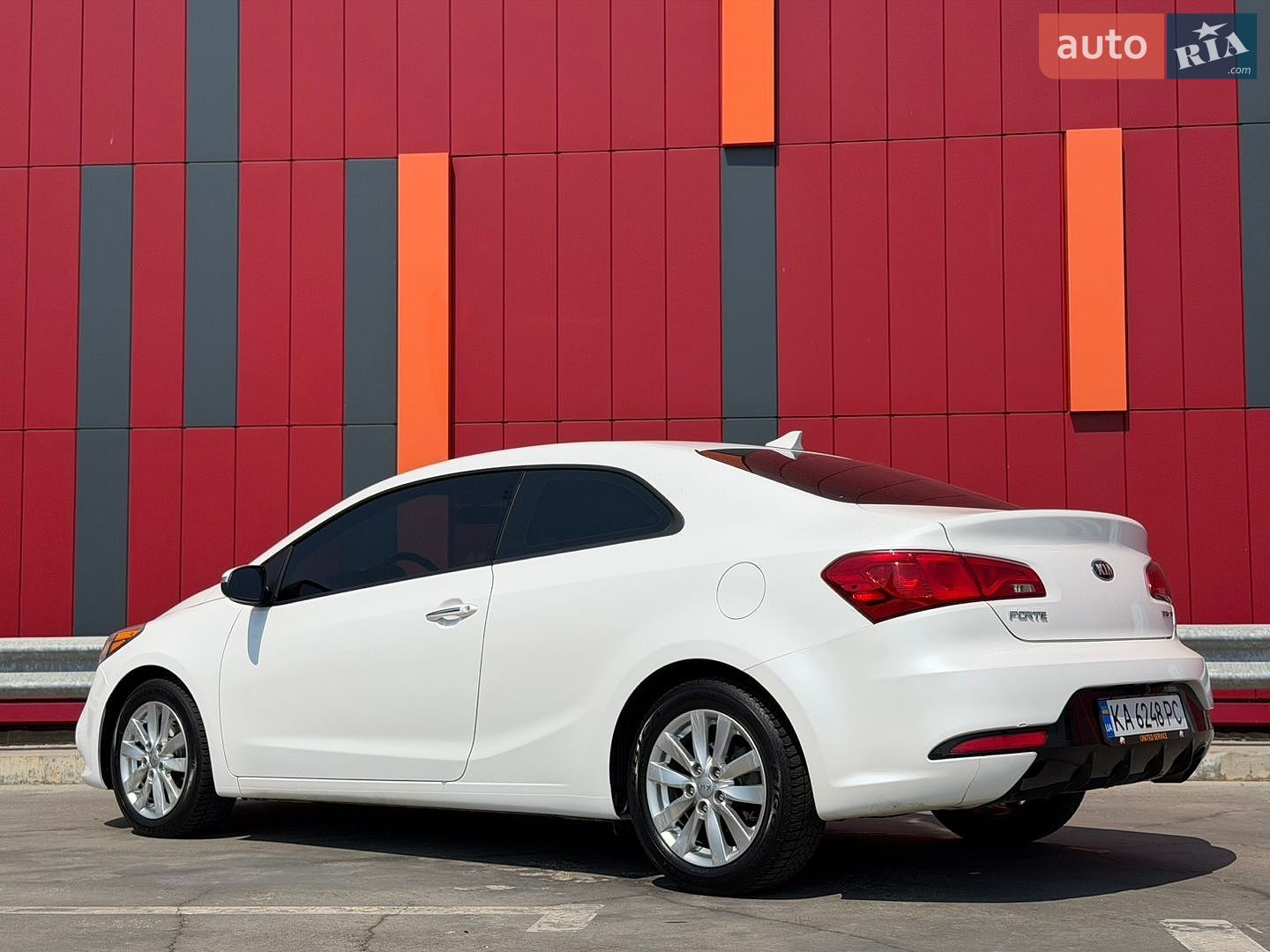 Kia Forte 2014 VIN KNAFX6A86F5389099 фото оголошення 13 з 35