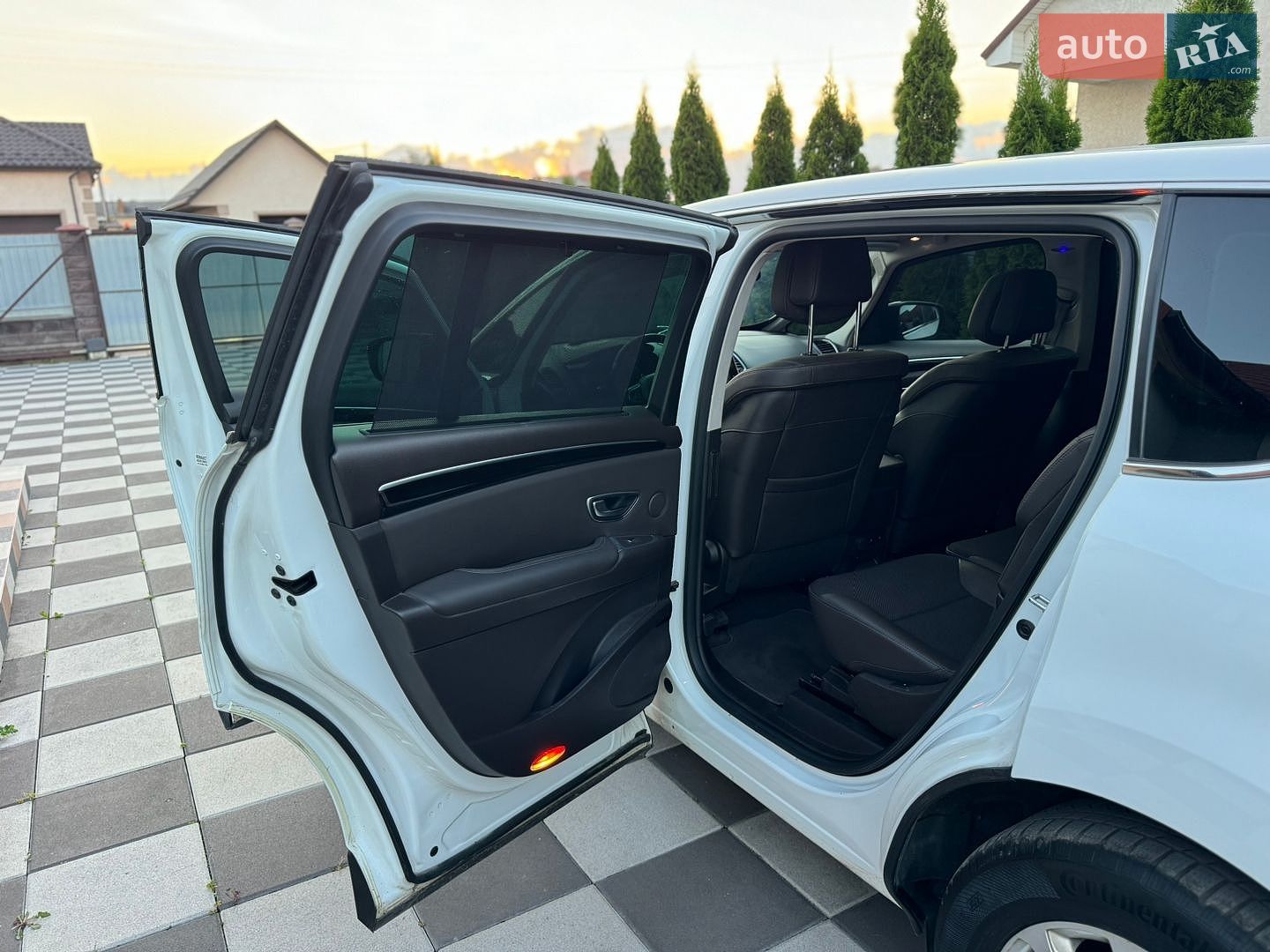Renault Espace 2016 VIN VF1RFC00955574225 фото оголошення 27 з 42
