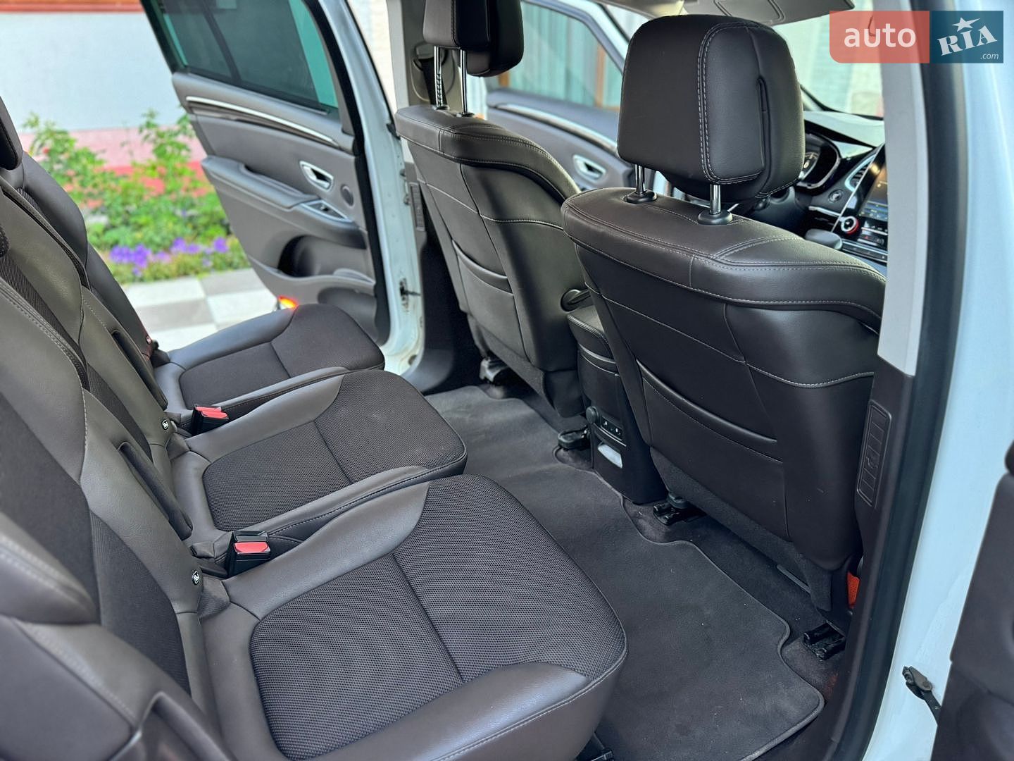 Renault Espace 2016 VIN VF1RFC00955574225 фото оголошення 31 з 42