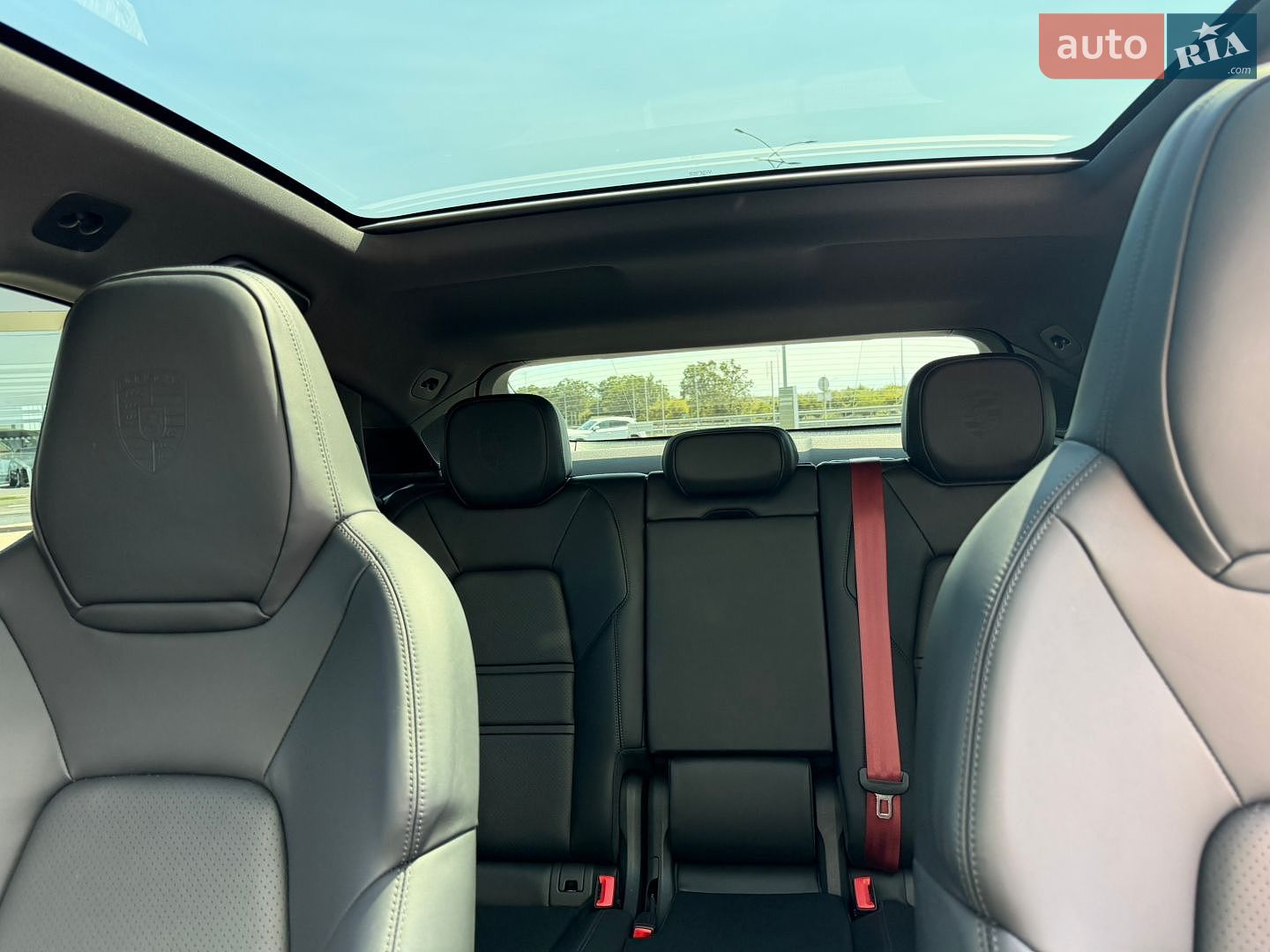 Porsche Cayenne Coupe 2025 VIN WP1ZZZ9YZSDA28847 фото оголошення 8 з 12