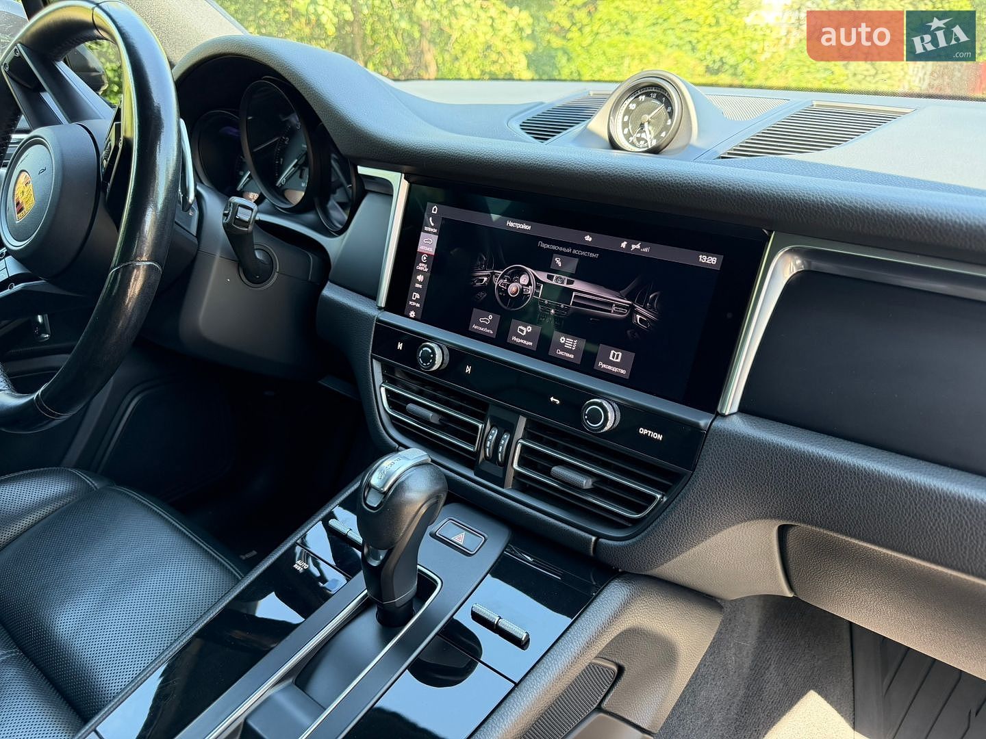 Porsche Macan 2021 VIN WP1ZZZ95ZNLB03176 фото оголошення 8 з 12