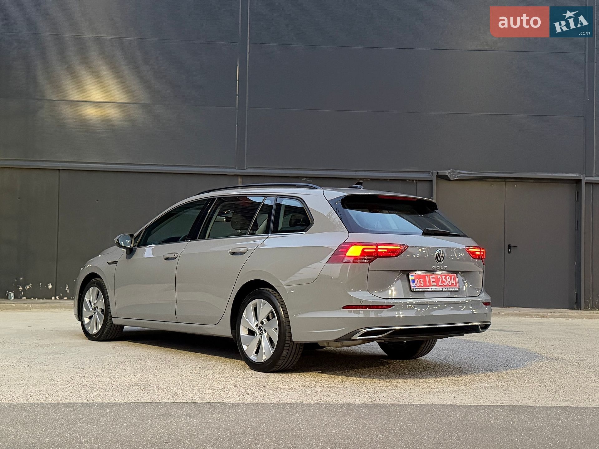 Volkswagen Golf 2021 VIN WVWZZZCDZNW500827 фото оголошення 14 з 110