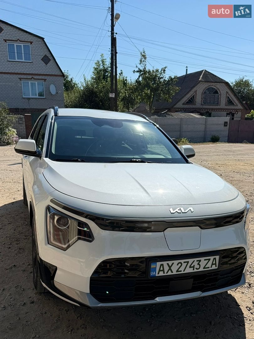 Kia Niro 2023 VIN KNDCR3L18R5105989 фото оголошення 4 з 20