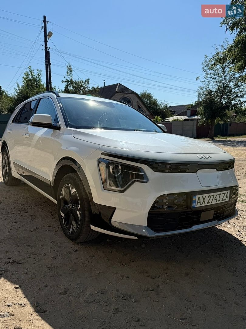 Kia Niro 2023 VIN KNDCR3L18R5105989 фото оголошення 3 з 20