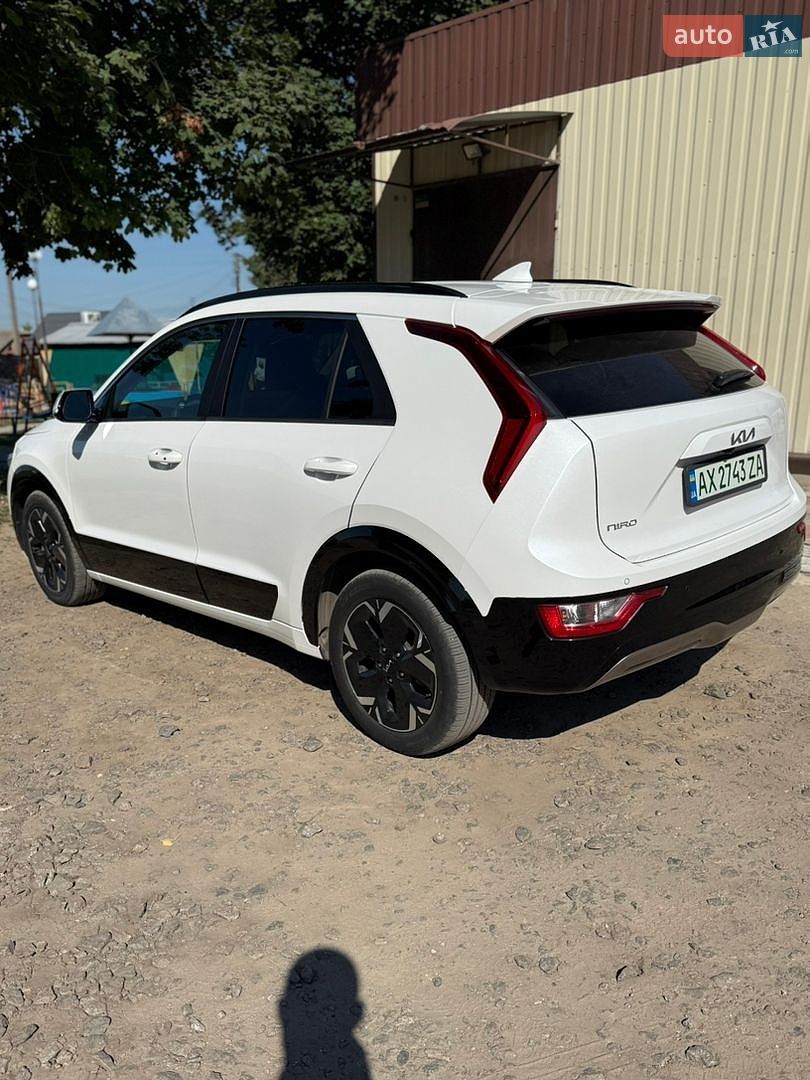 Kia Niro 2023 VIN KNDCR3L18R5105989 фото оголошення 14 з 20
