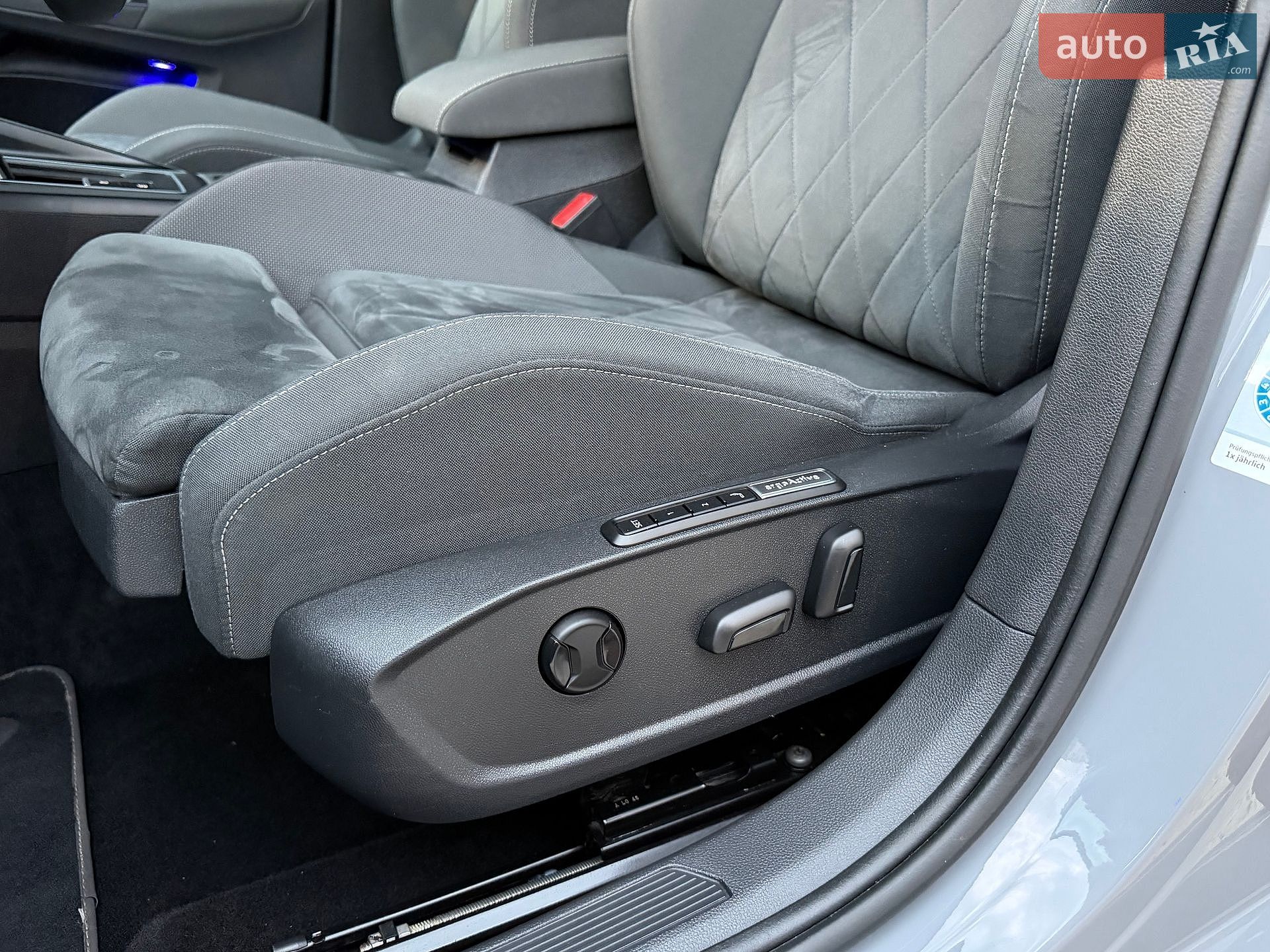 Volkswagen Golf 2021 VIN WVWZZZCDZNW500827 фото оголошення 34 з 110