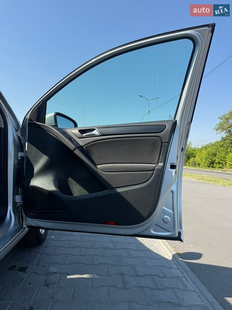 Volkswagen Golf 2011 VIN WVWZZZ1KZBP060471 фото оголошення 40 з 51