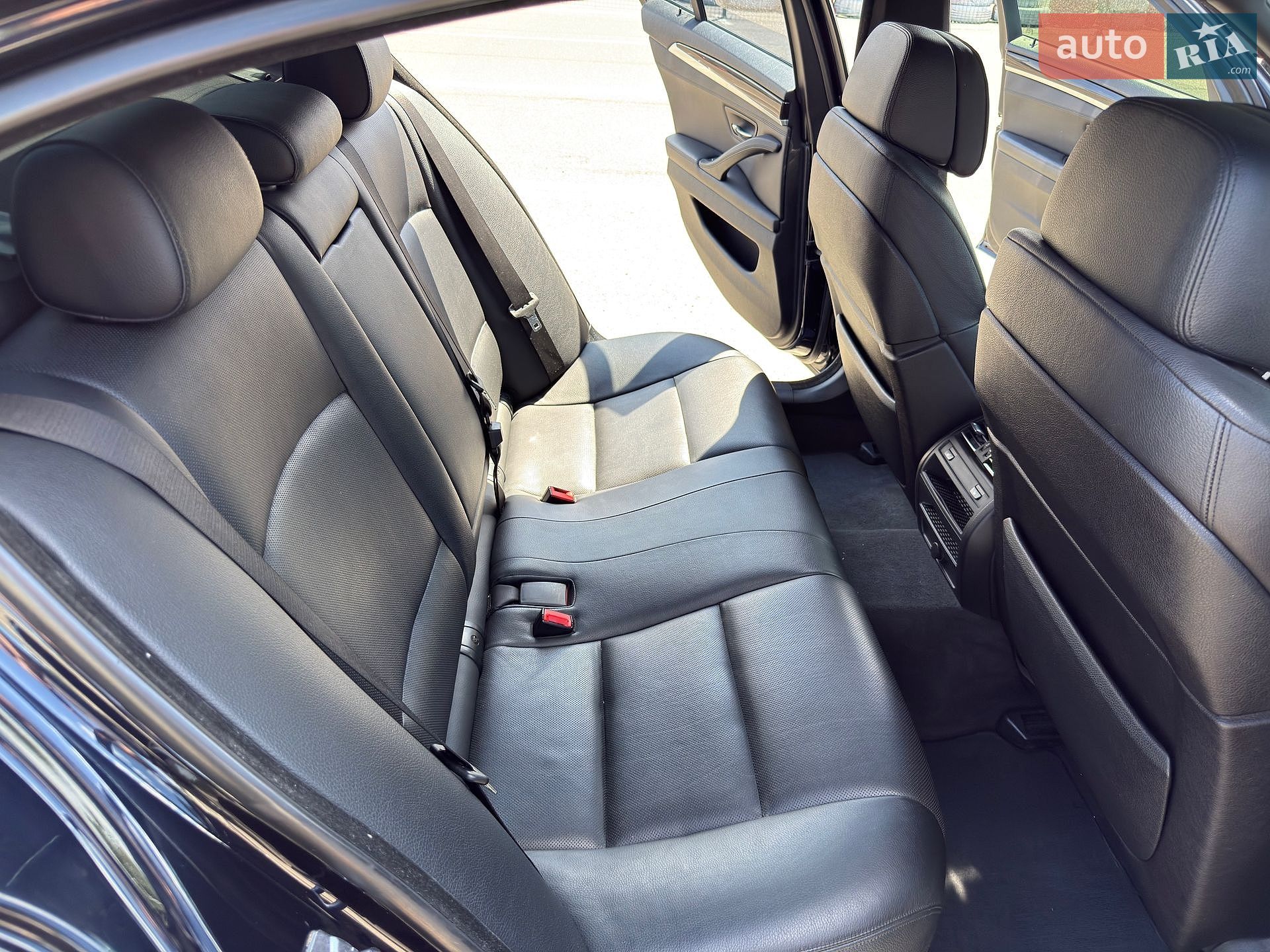 BMW 5 Series 2013 VIN WBAFU7C58DDU71811 фото оголошення 12 з 21