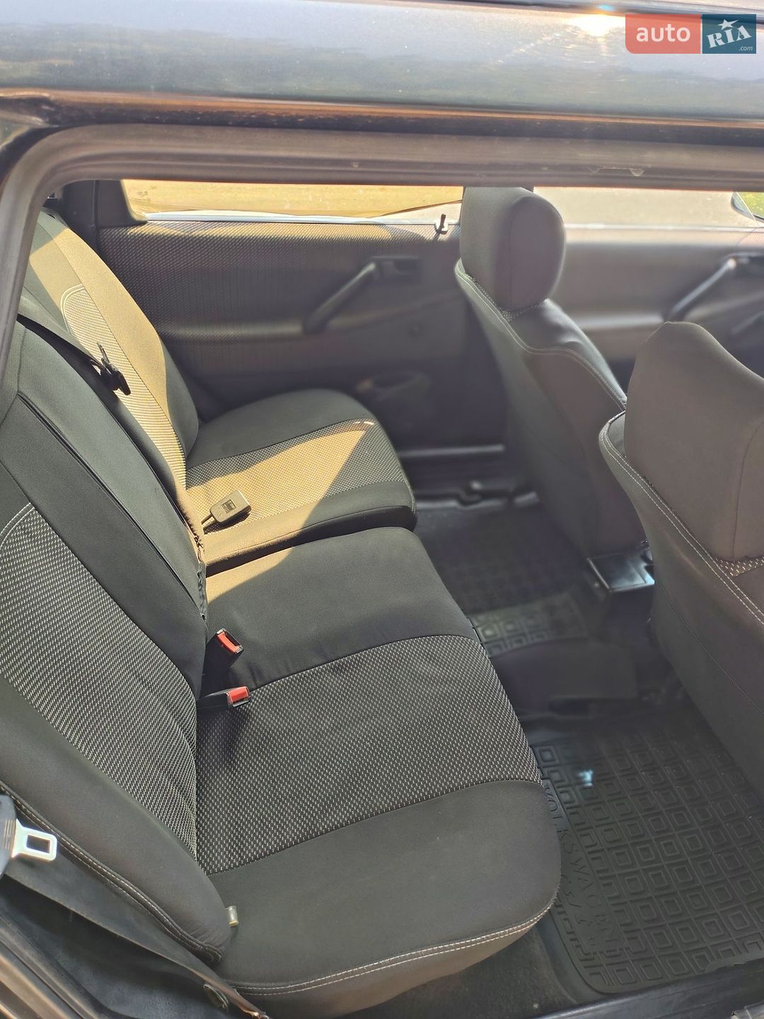 Volkswagen Passat 1991 VIN WVWZZZ31ZME136763 фото оголошення 8 з 11