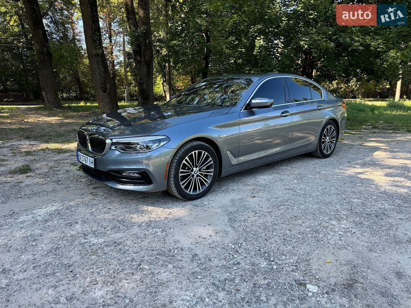 BMW 5 Series 2017 VIN WBAJE7C33HWA03679 фото оголошення 3 з 32