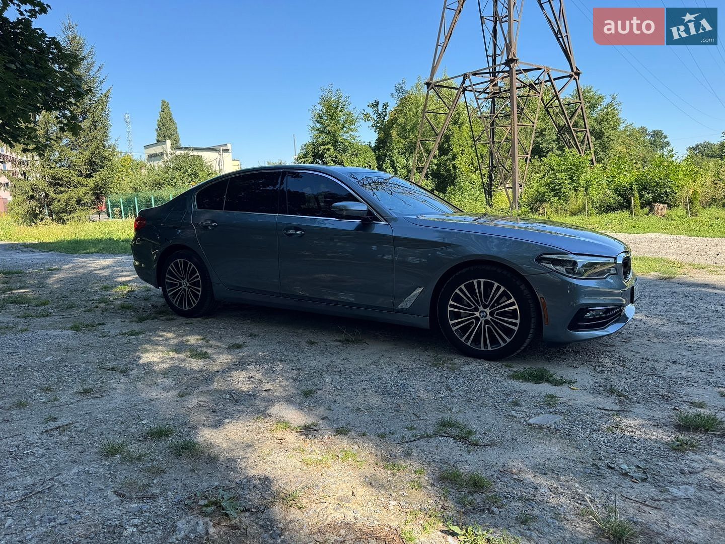 BMW 5 Series 2017 VIN WBAJE7C33HWA03679 фото оголошення 12 з 32