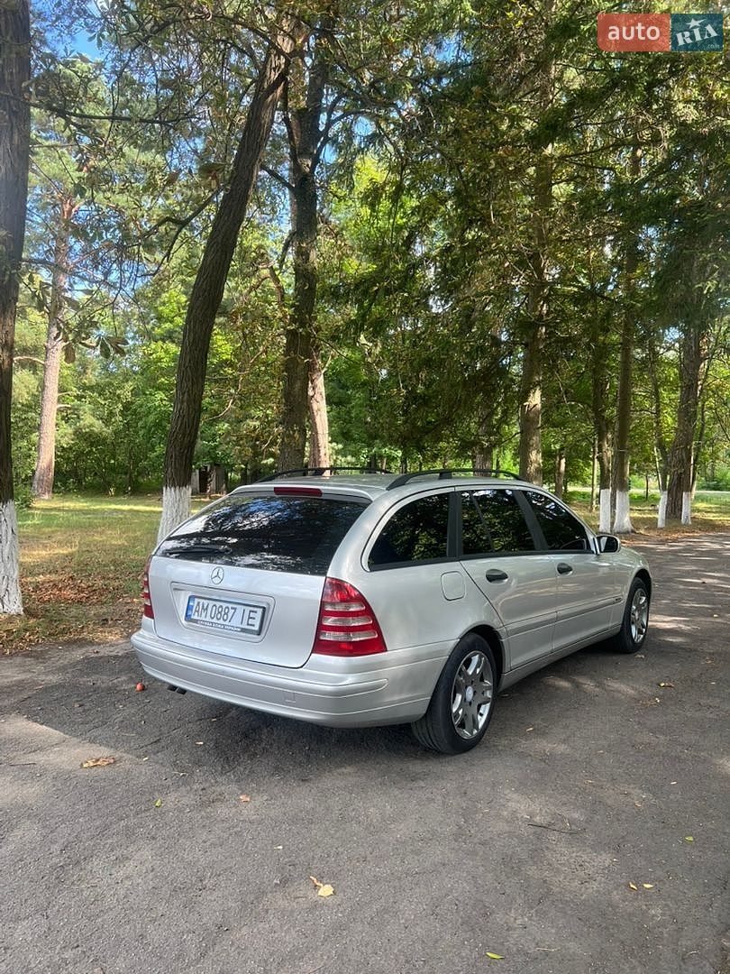 Mercedes-Benz C-Class 2003 VIN WDB2032061F427567 фото оголошення 3 з 16
