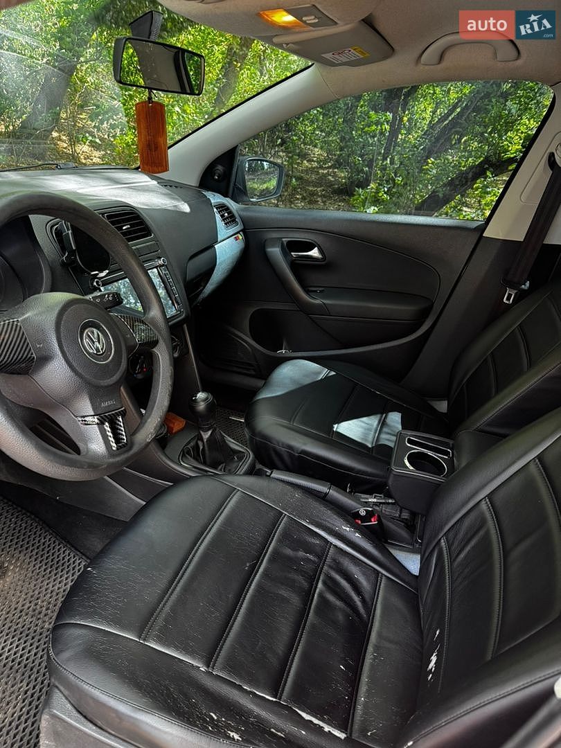 Volkswagen Polo 2013 VIN XW8ZZZ61ZDG061016 фото оголошення 7 з 12