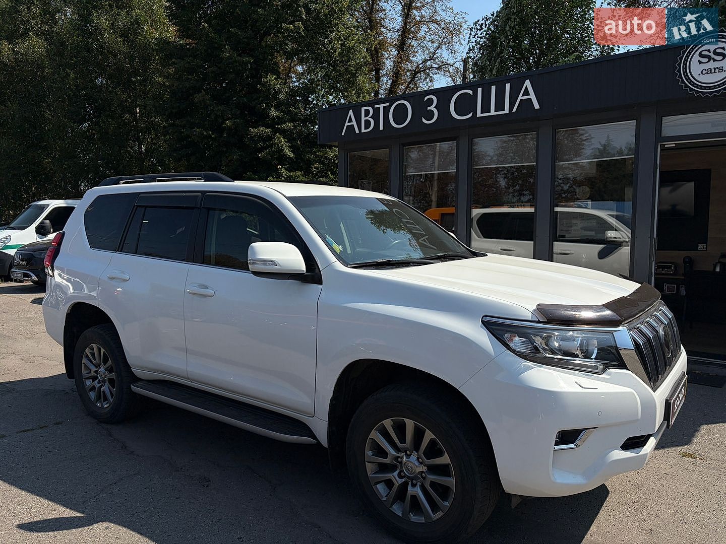 Toyota Land Cruiser Prado 2019 VIN JTEBU3FJ20K173470 фото оголошення 4 з 28