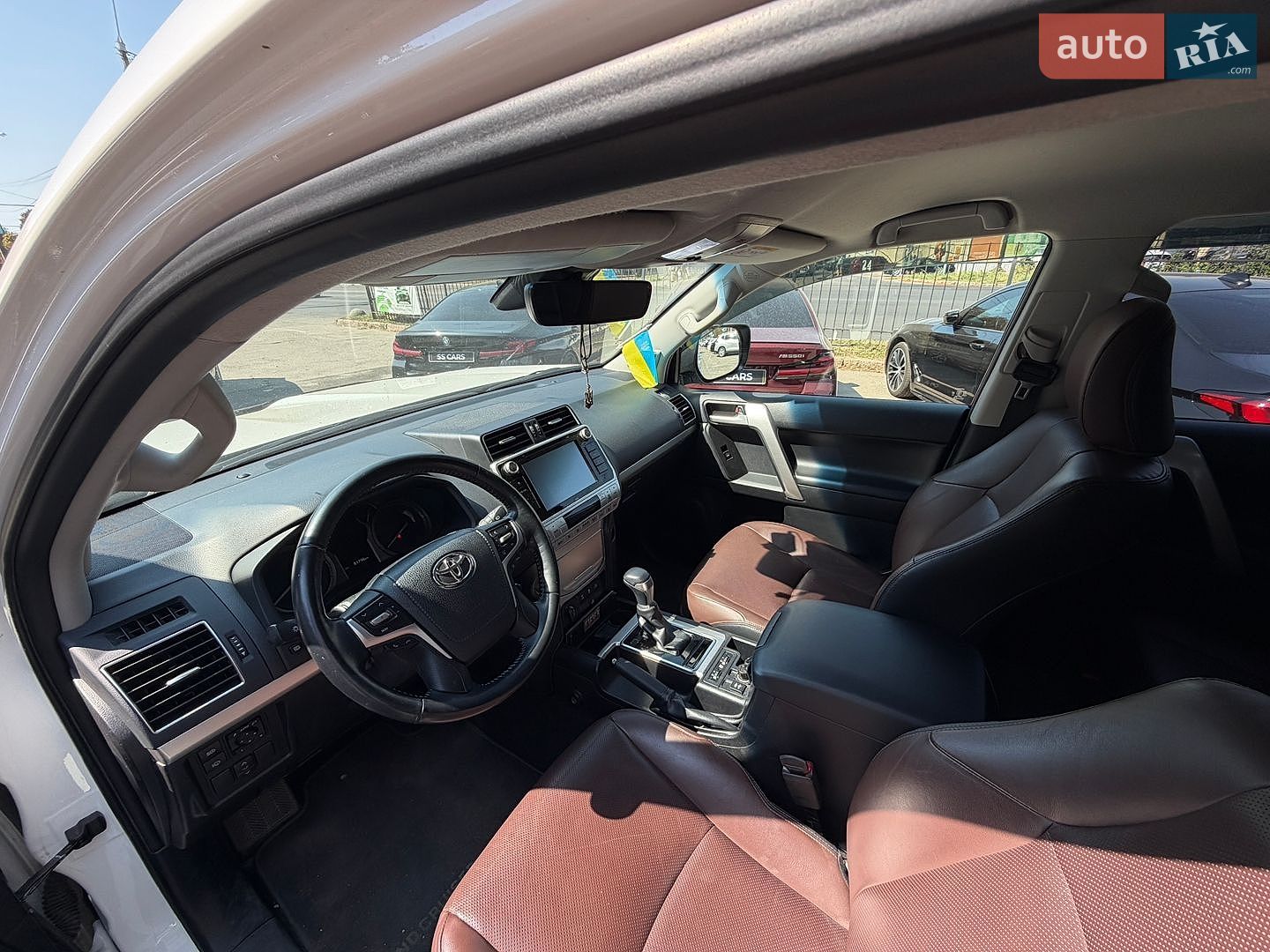 Toyota Land Cruiser Prado 2019 VIN JTEBU3FJ20K173470 фото оголошення 11 з 28