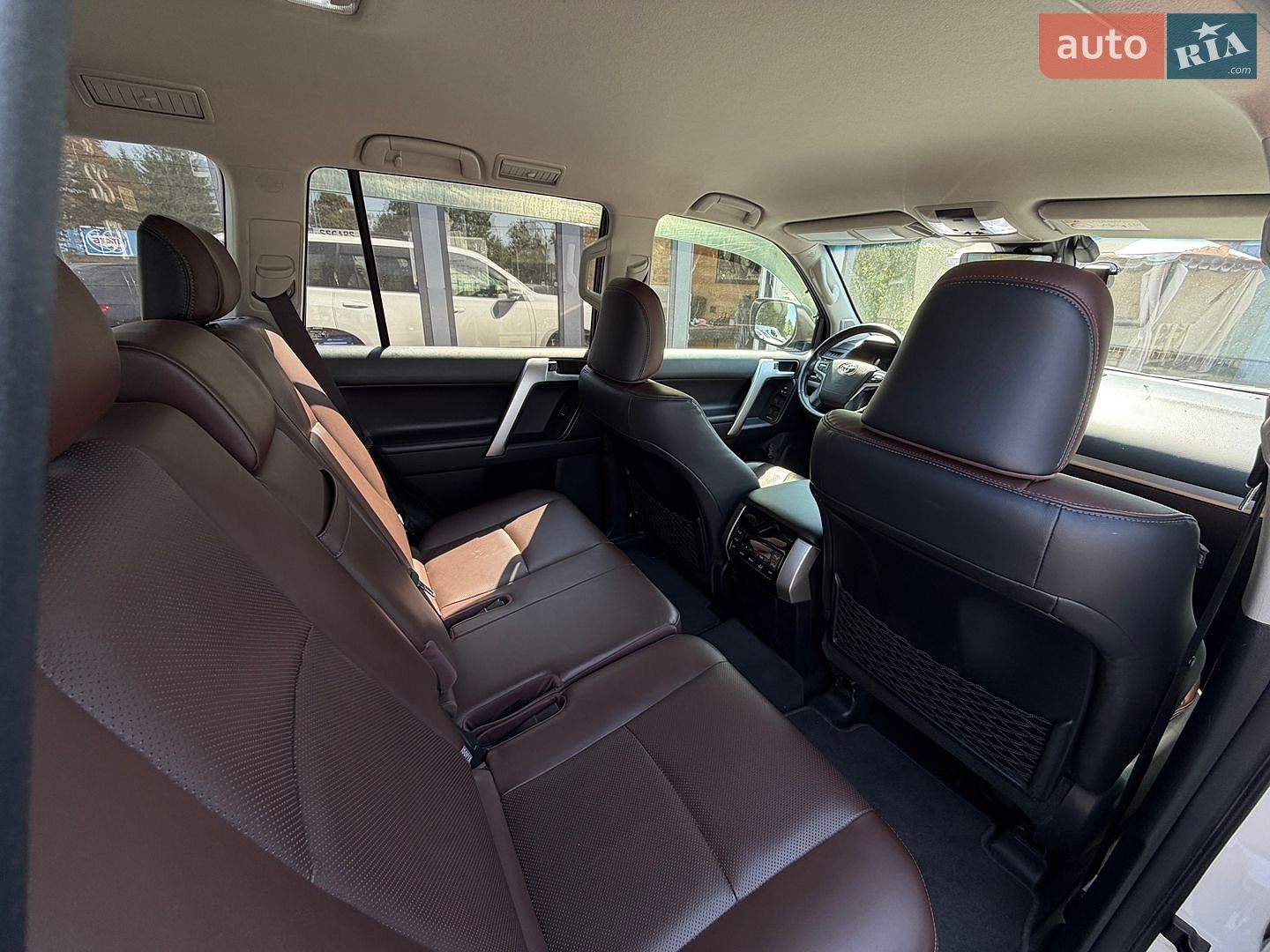 Toyota Land Cruiser Prado 2019 VIN JTEBU3FJ20K173470 фото оголошення 19 з 28