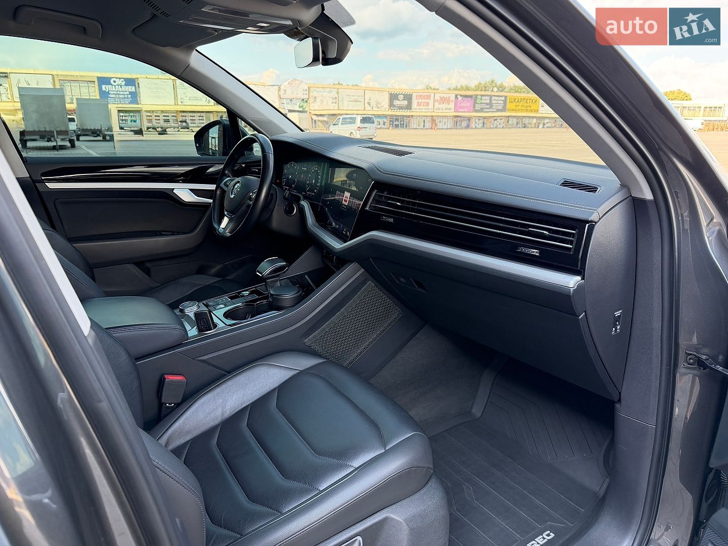 Volkswagen Touareg 2018 VIN WVGZZZCRZKD013622 фото оголошення 18 з 23