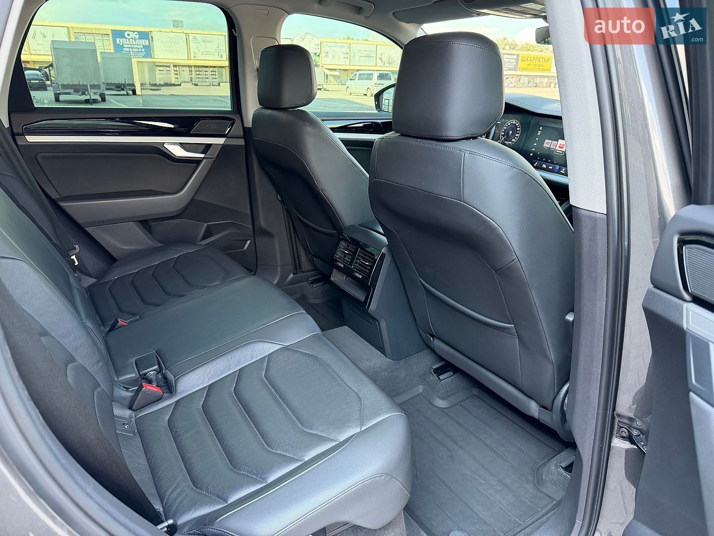 Volkswagen Touareg 2018 VIN WVGZZZCRZKD013622 фото оголошення 19 з 23