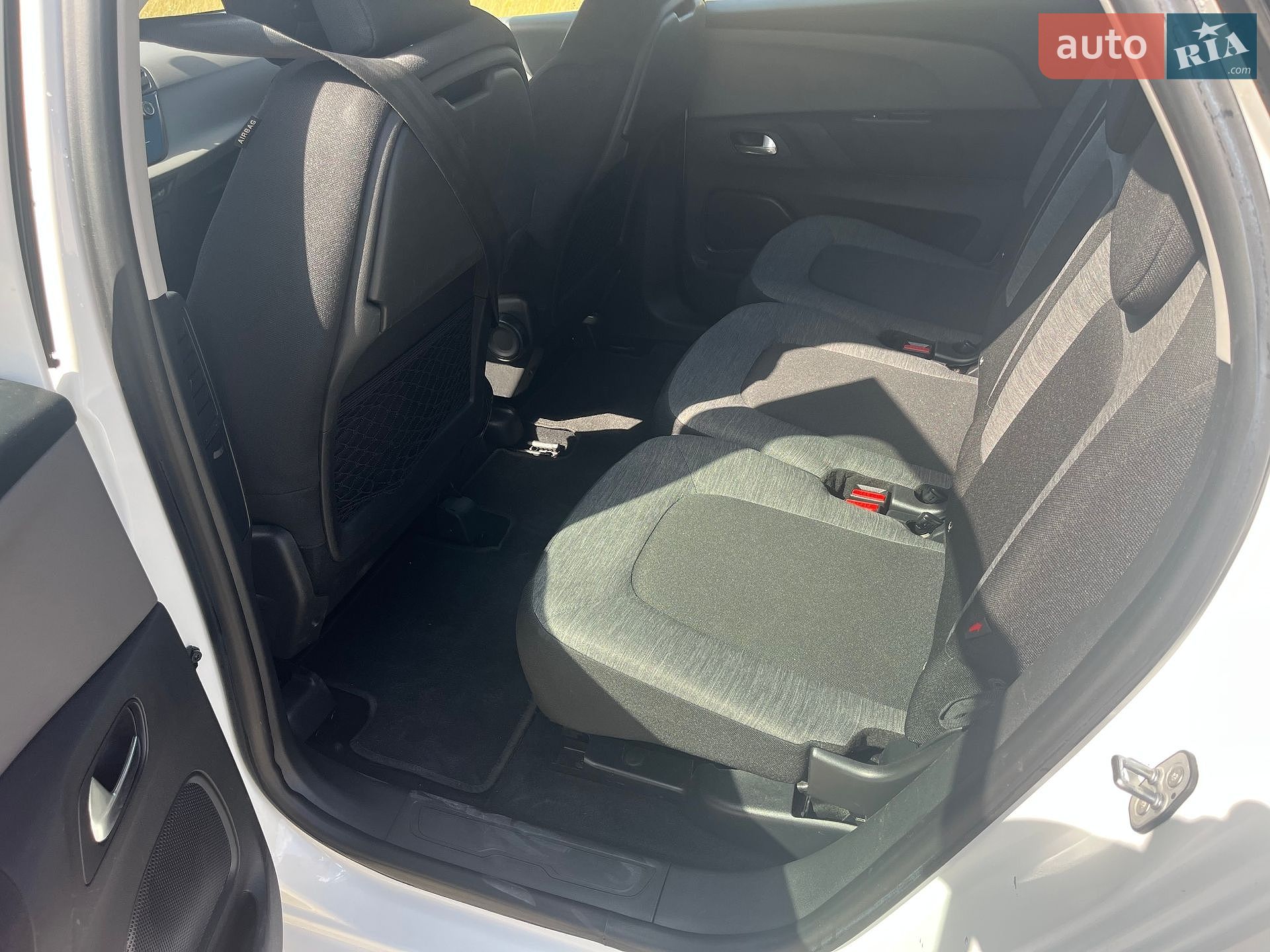 Citroen C4 SpaceTourer 2019 VIN VF73DYHZRKJ781871 фото оголошення 26 з 44