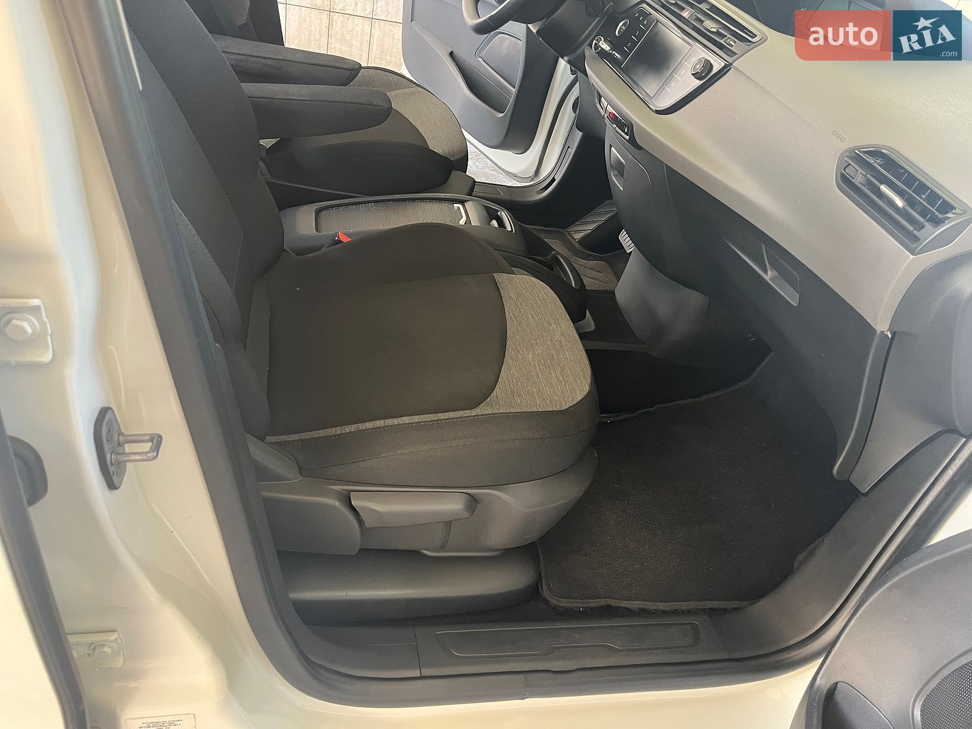 Citroen C4 SpaceTourer 2019 VIN VF73DYHZRKJ781871 фото оголошення 31 з 44