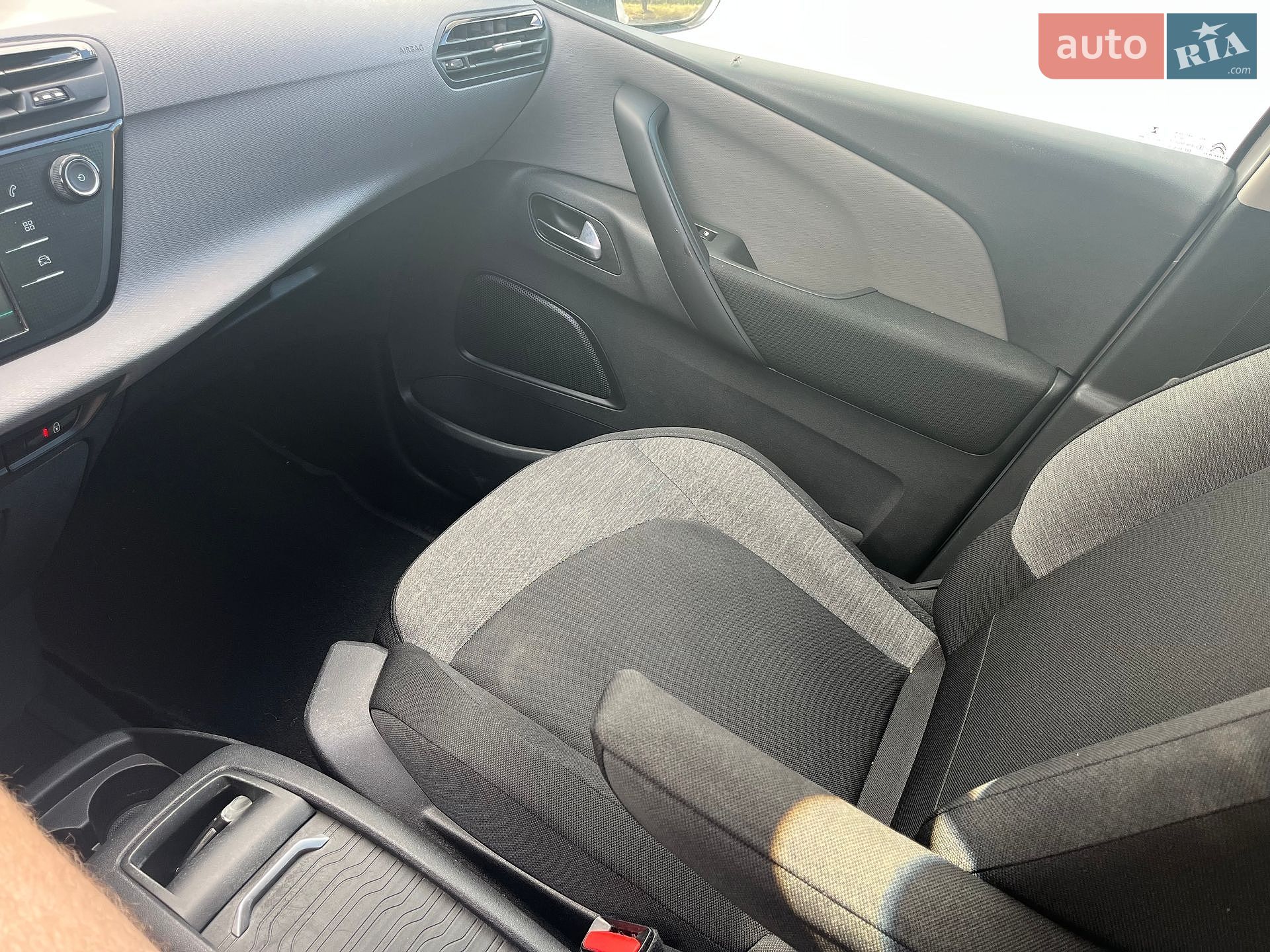 Citroen C4 SpaceTourer 2019 VIN VF73DYHZRKJ781871 фото оголошення 40 з 44