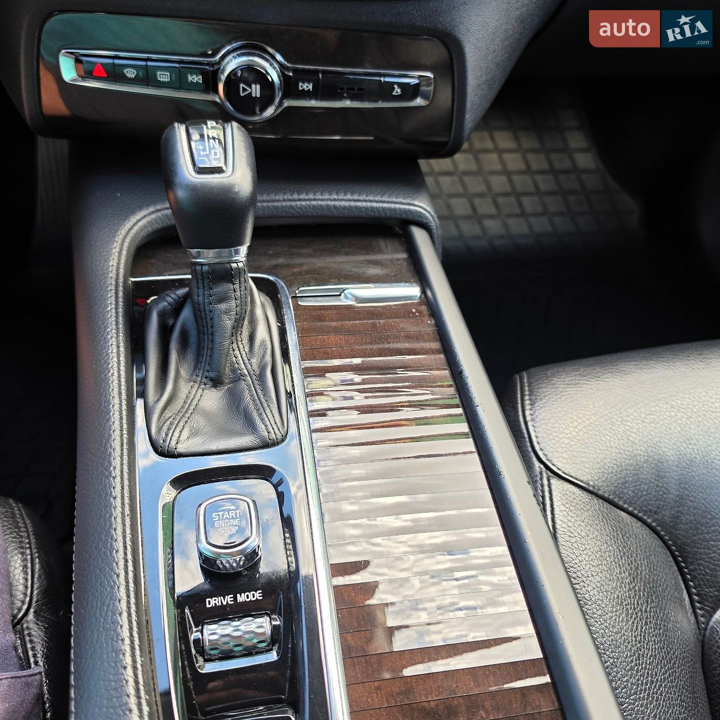 Volvo Xc90 2017 VIN YV4A22PK9J1334618 фото оголошення 7 з 25