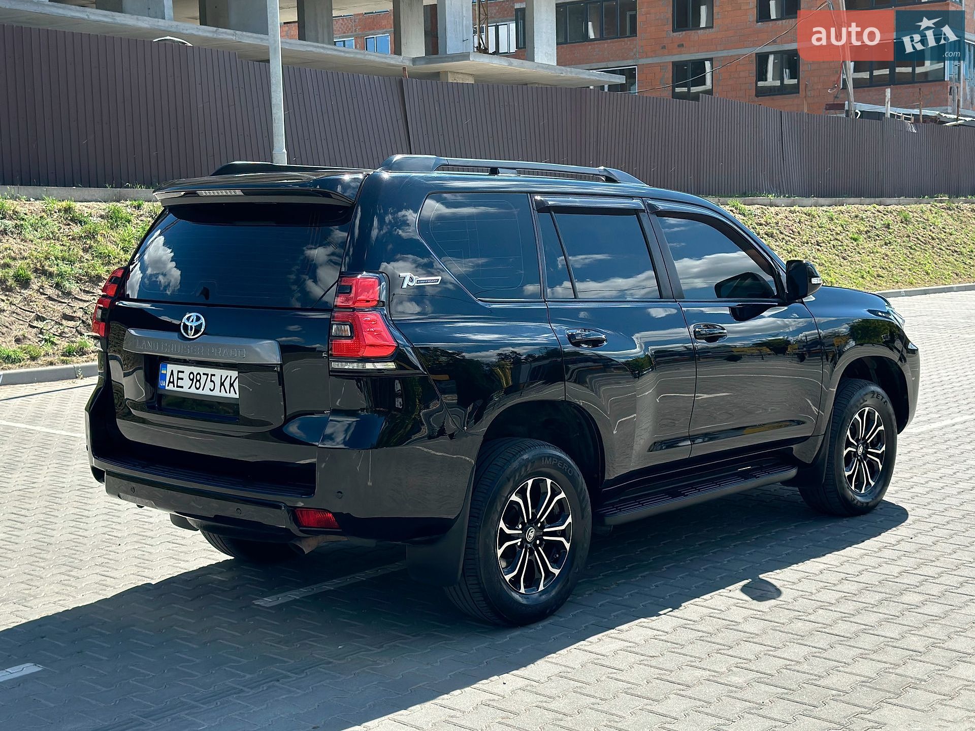 Toyota Land Cruiser Prado 2018 VIN JTEBX3FJ80K305154 фото оголошення 6 з 35
