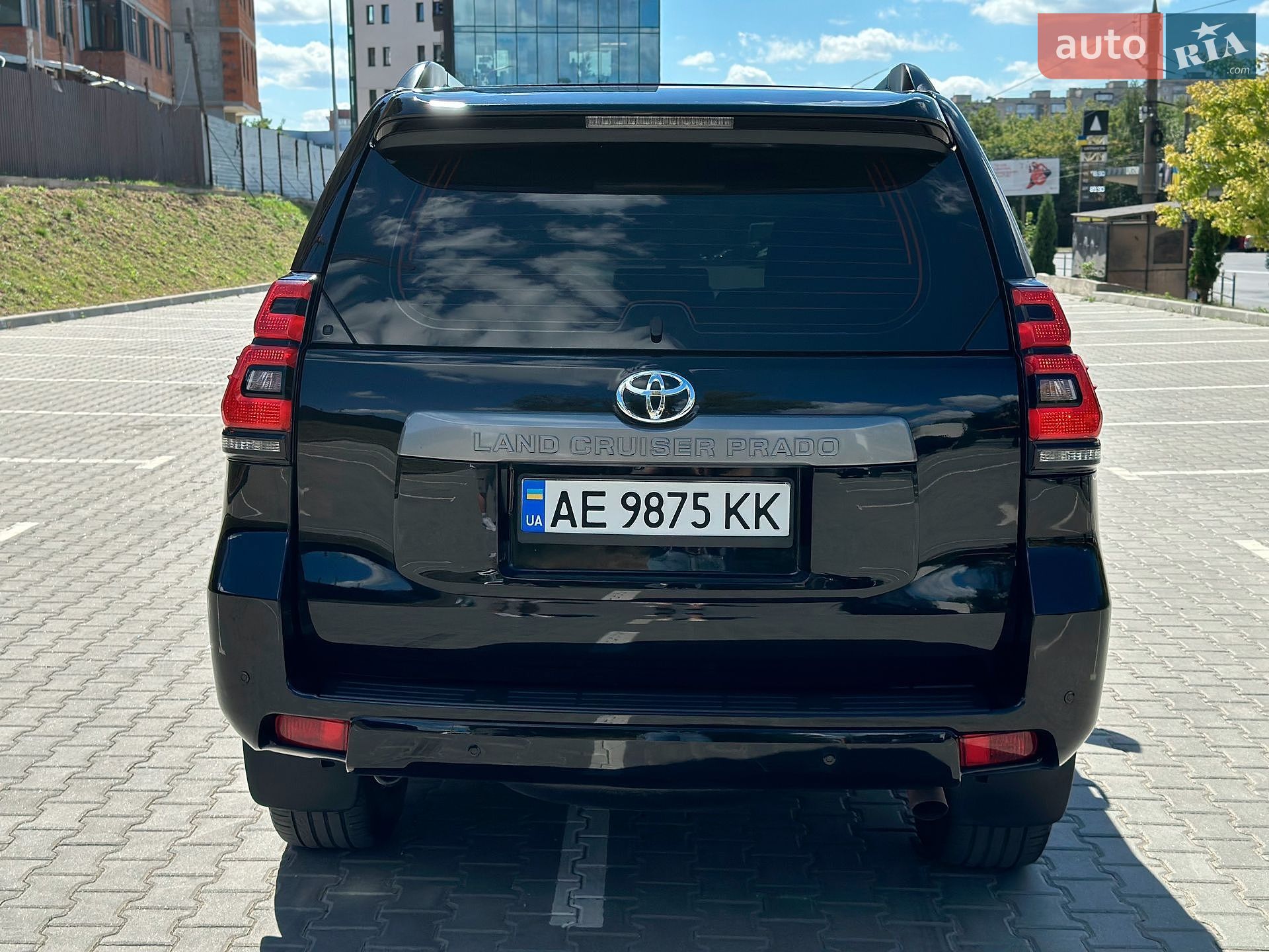 Toyota Land Cruiser Prado 2018 VIN JTEBX3FJ80K305154 фото оголошення 8 з 35