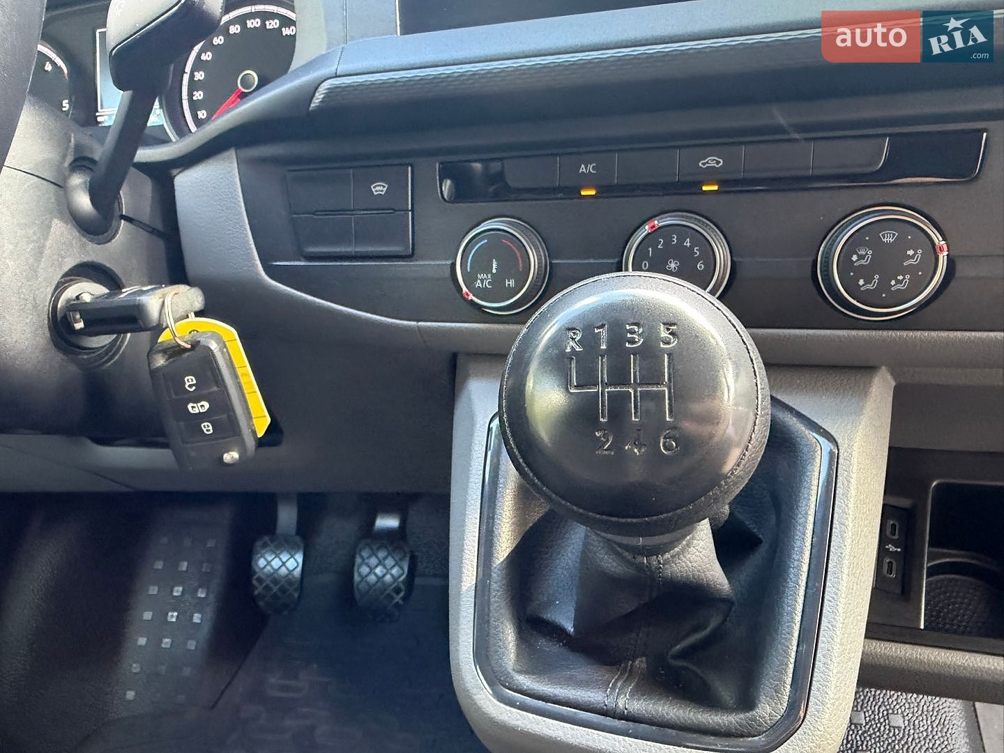 Volkswagen Transporter 2023 VIN WV1ZZZ7HZPH029257 фото оголошення 35 з 68