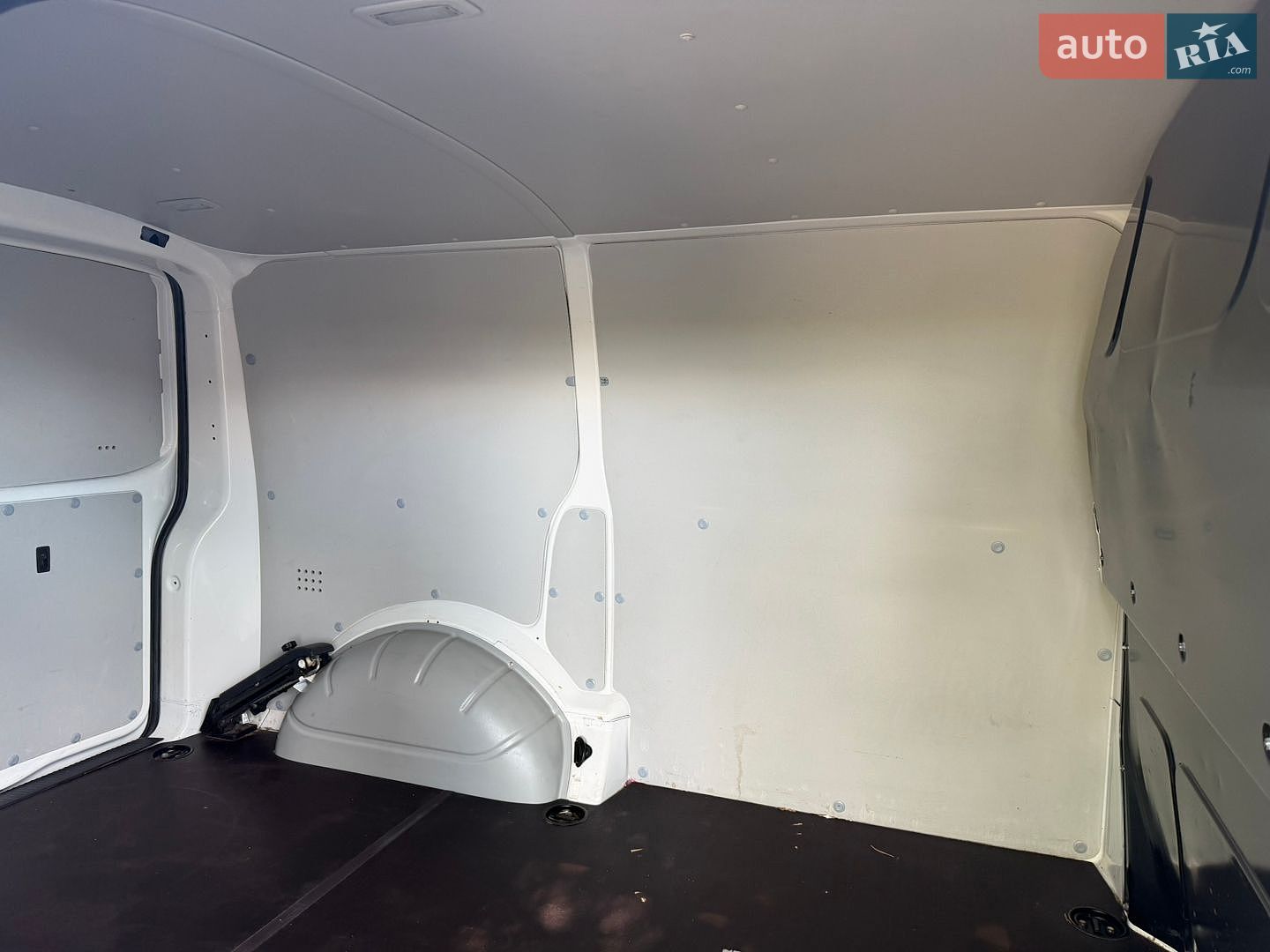 Volkswagen Transporter 2023 VIN WV1ZZZ7HZPH029257 фото оголошення 39 з 68
