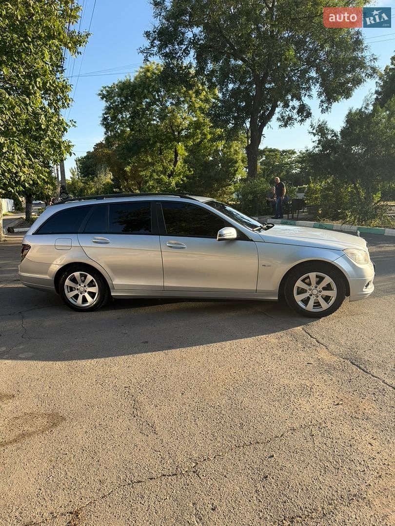 Mercedes-Benz C-Class 2009 VIN WDD2042451F385526 фото оголошення 3 з 14