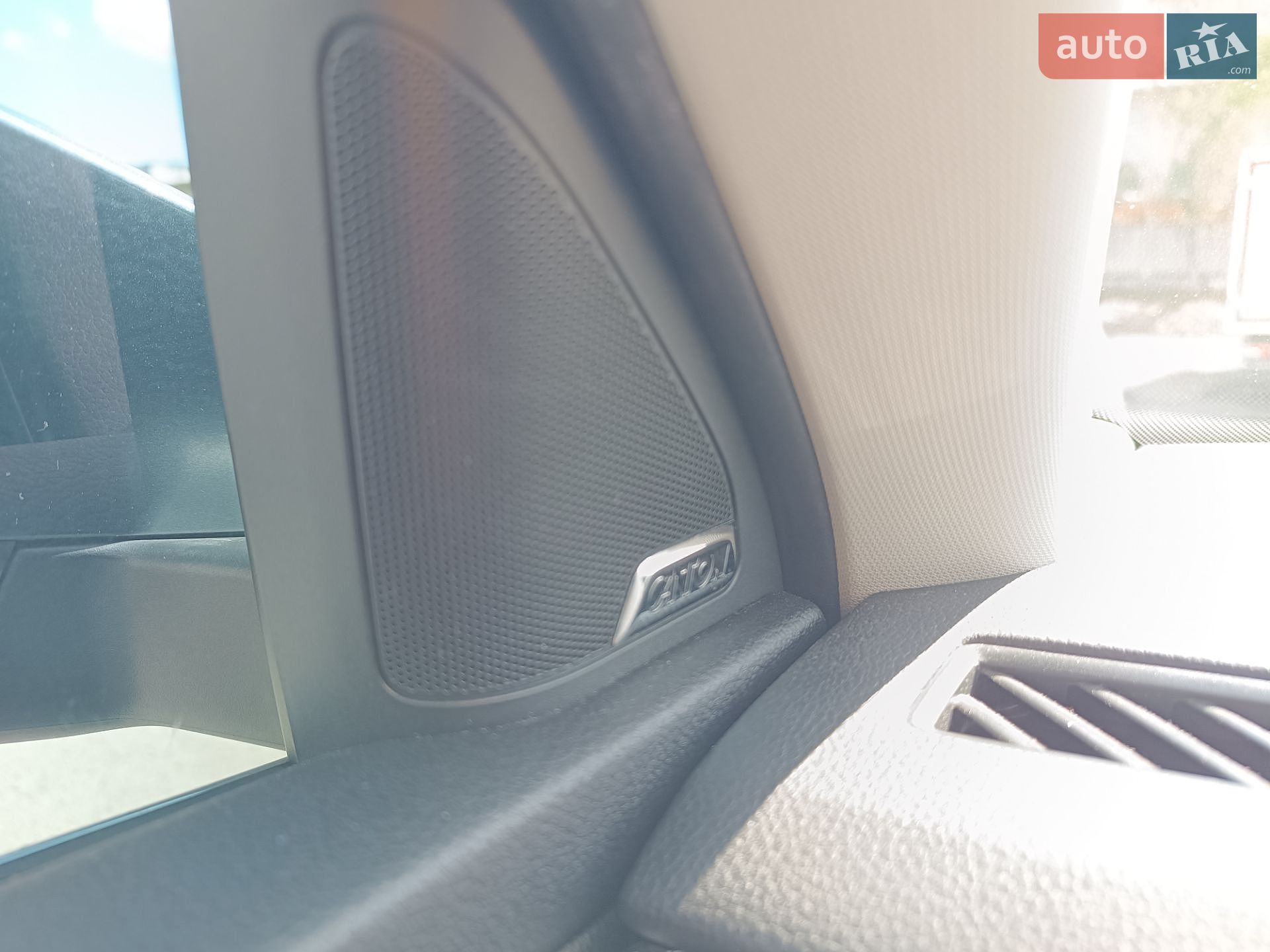 Skoda Octavia 2018 VIN TMBJJ9NE0J0266873 фото оголошення 7 з 40