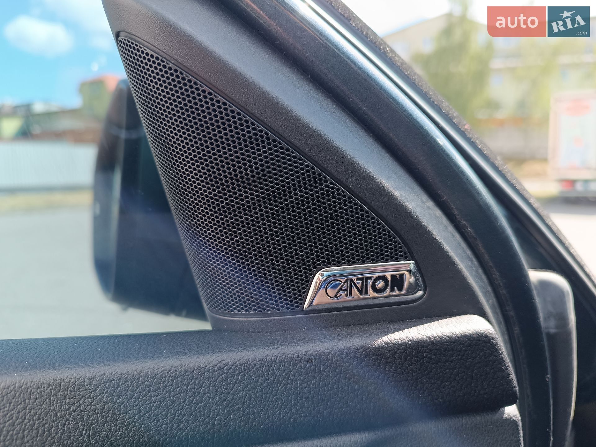 Skoda Octavia 2018 VIN TMBJJ9NE0J0266873 фото оголошення 8 з 40