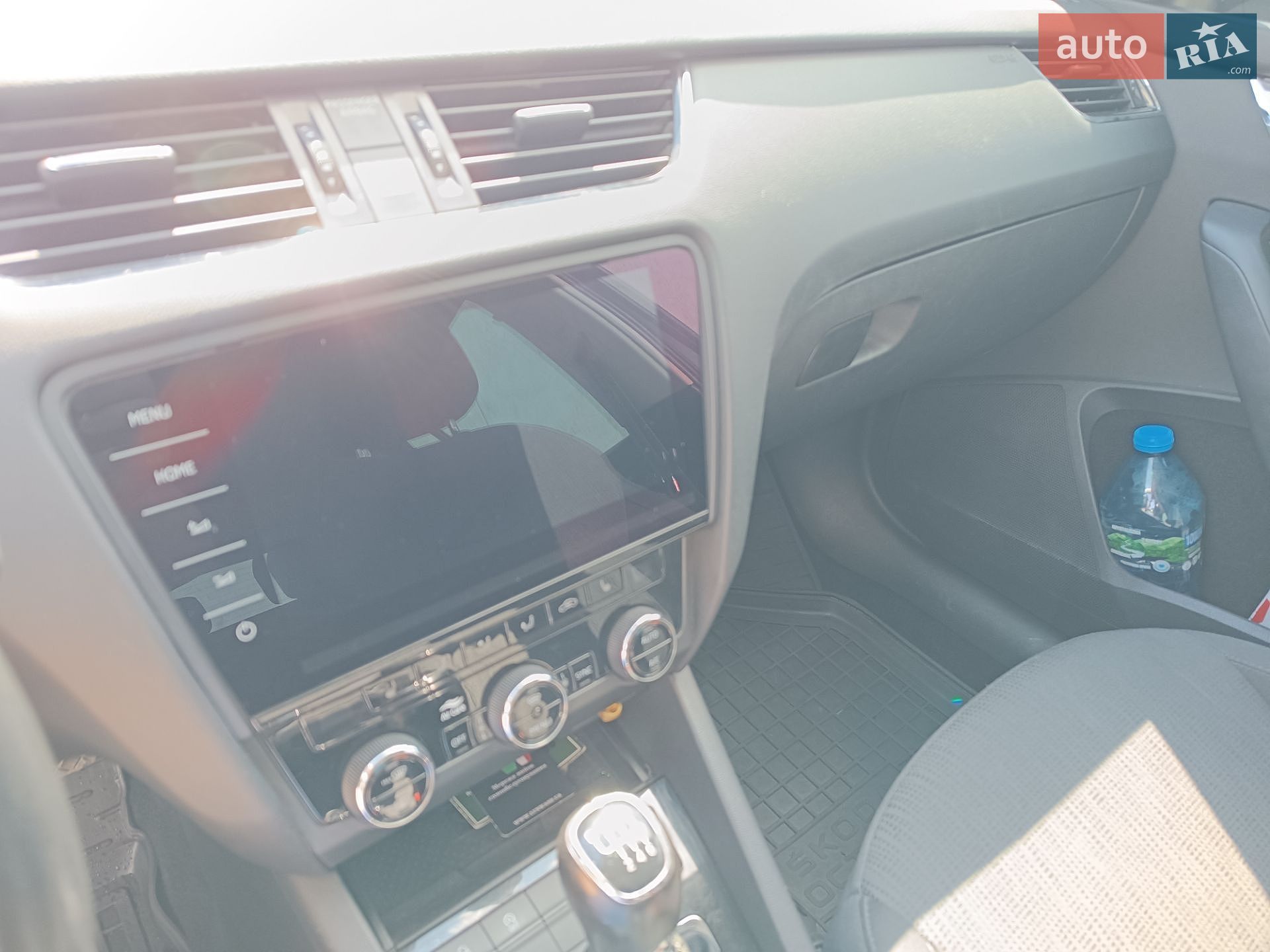 Skoda Octavia 2018 VIN TMBJJ9NE0J0266873 фото оголошення 9 з 40