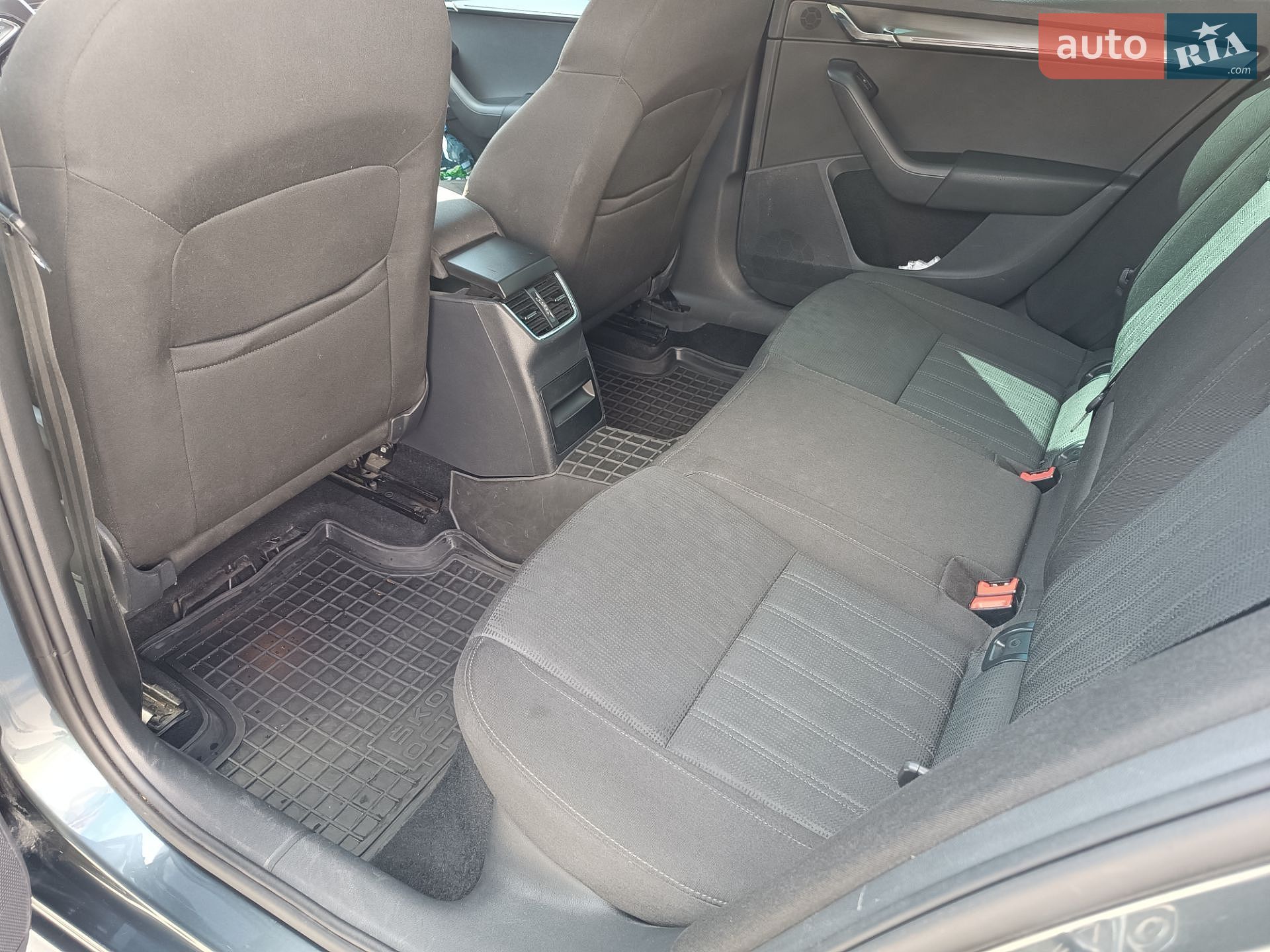 Skoda Octavia 2018 VIN TMBJJ9NE0J0266873 фото оголошення 17 з 40