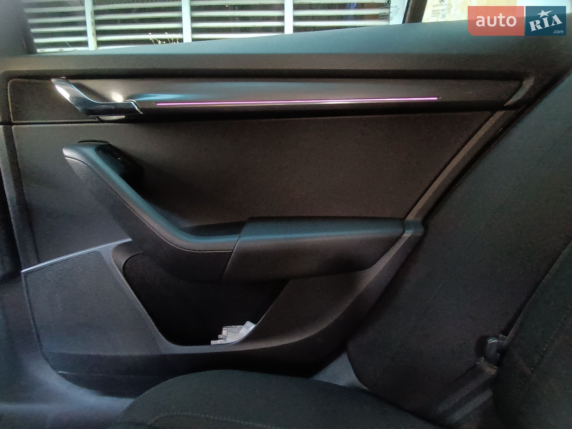 Skoda Octavia 2018 VIN TMBJJ9NE0J0266873 фото оголошення 31 з 40