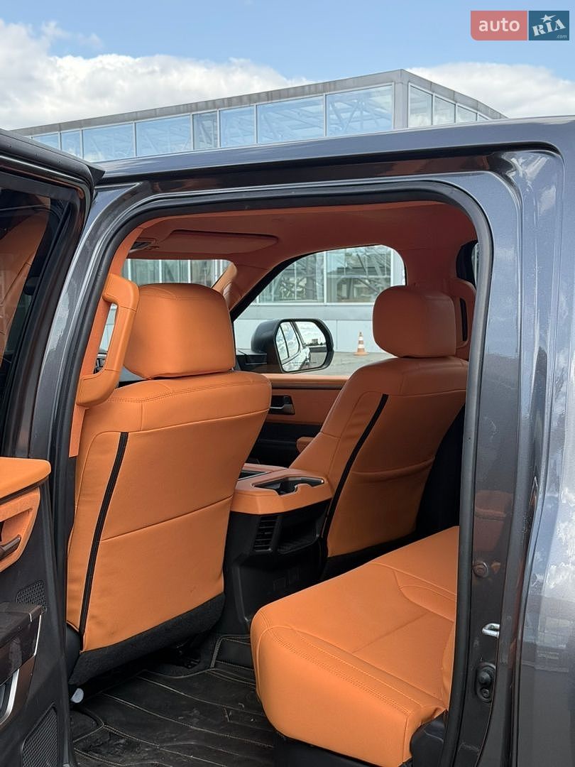 Toyota Tundra 2023 VIN 5TFLA5DB9PX088258 фото оголошення 9 з 19
