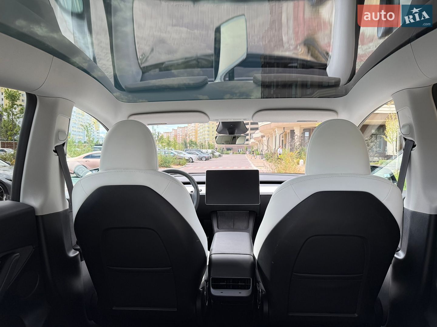 Tesla Model Y 2024 VIN 7SAYGDEE3RF991576 фото оголошення 22 з 43