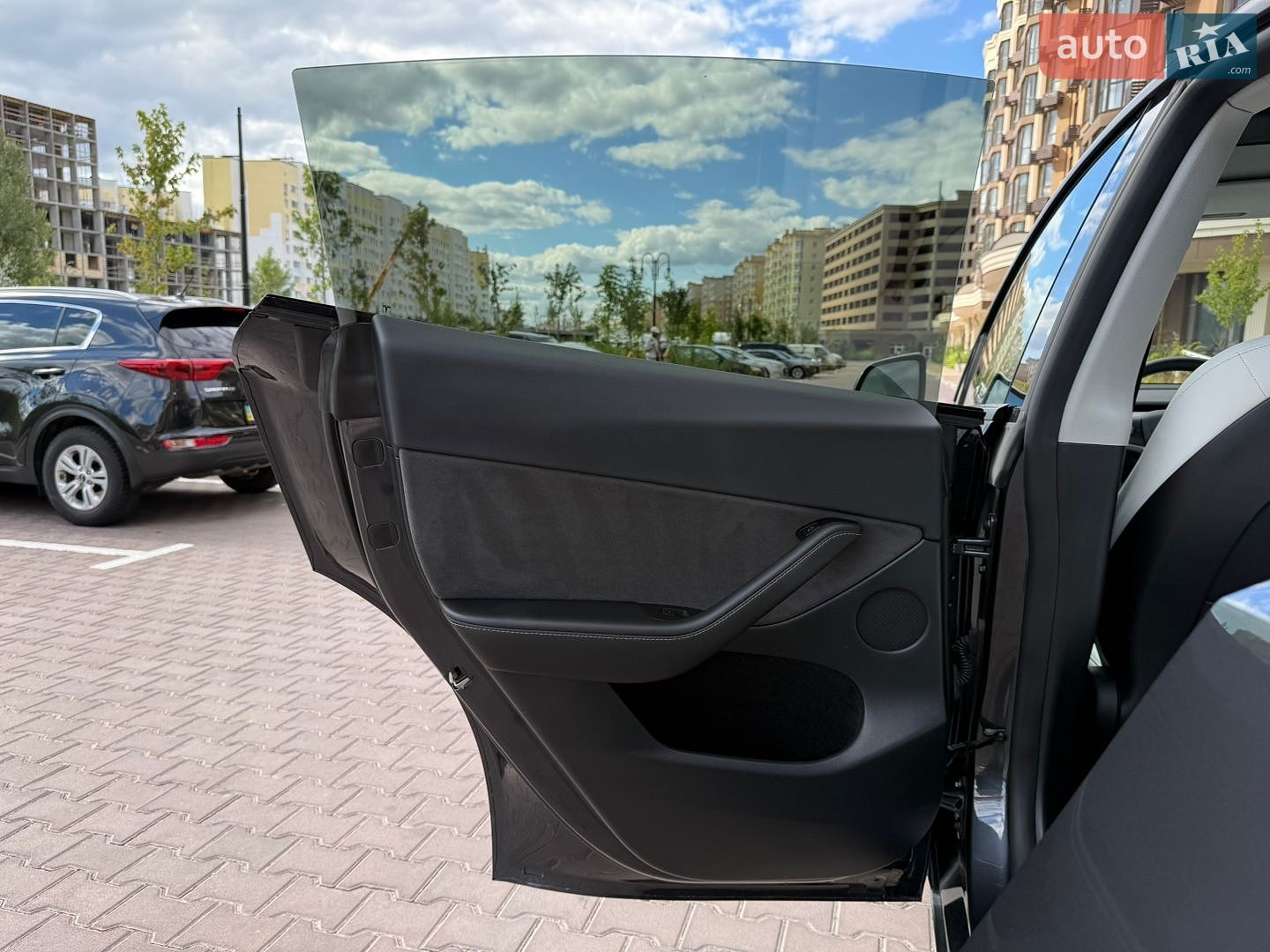 Tesla Model Y 2024 VIN 7SAYGDEE3RF991576 фото оголошення 36 з 43
