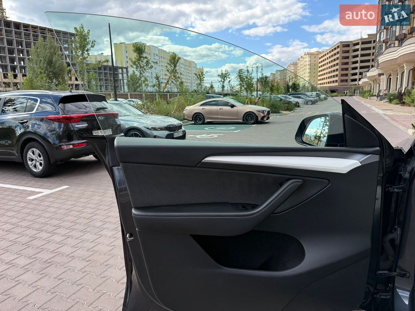 Tesla Model Y 2024 VIN 7SAYGDEE3RF991576 фото оголошення 37 з 43