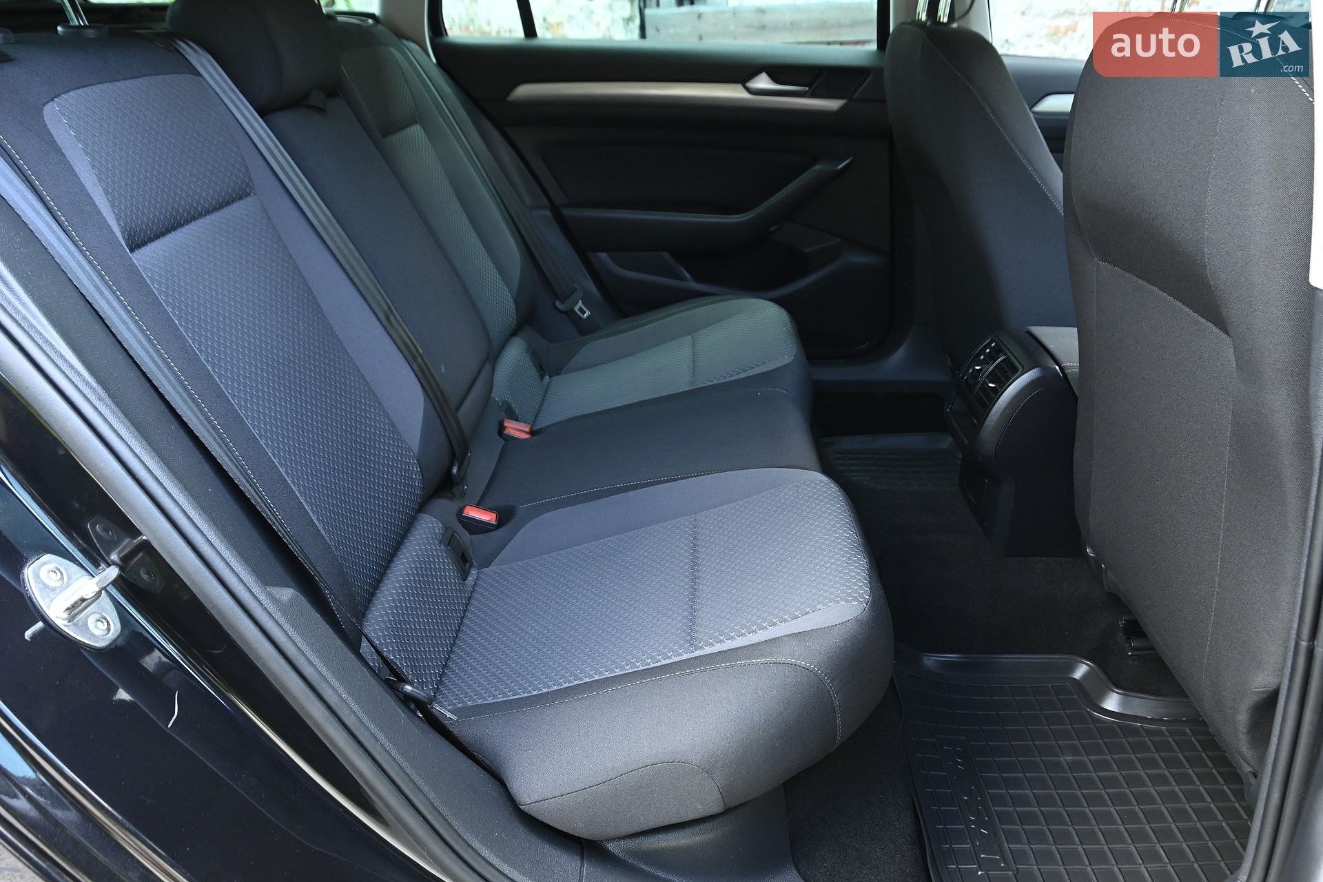 Volkswagen Passat 2021 VIN WVWZZZ3CZME122593 фото оголошення 30 з 41