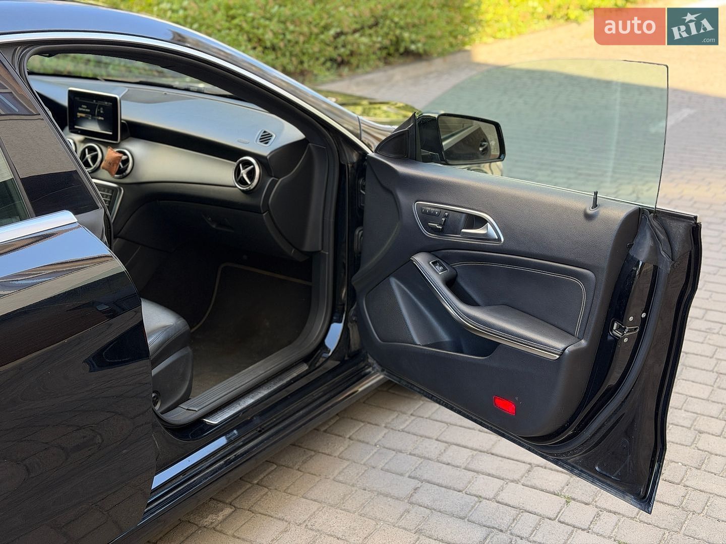 Mercedes-Benz CLA-Class 2015 VIN WDDSJ4EB5FN200140 фото оголошення 26 з 43