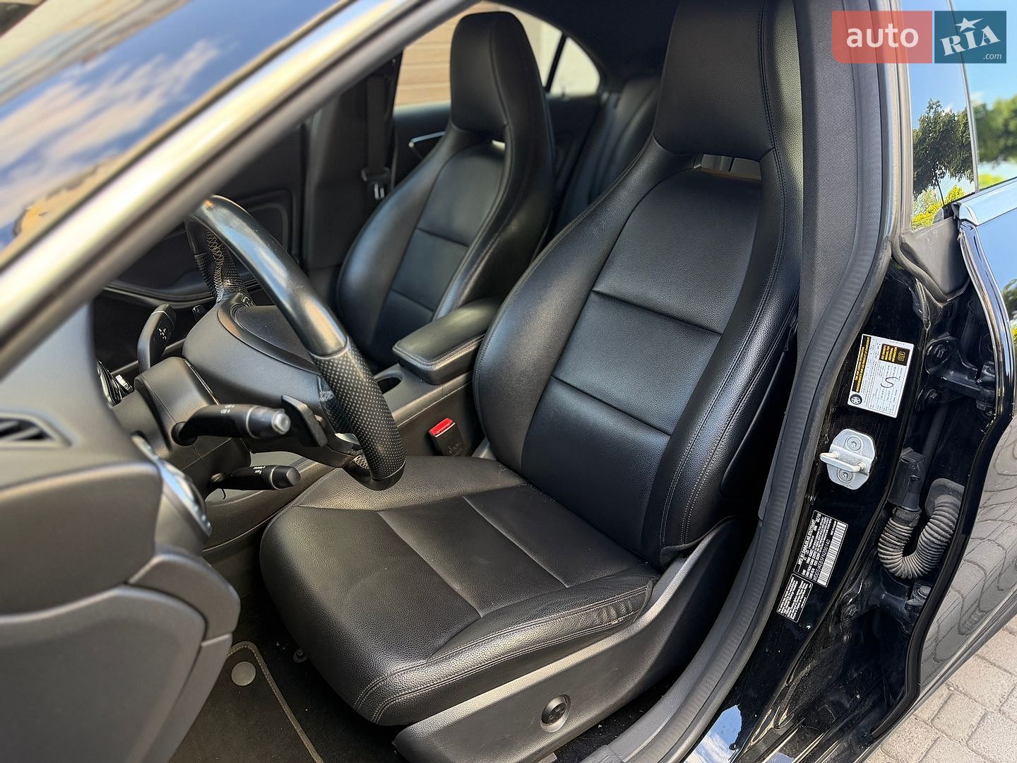 Mercedes-Benz CLA-Class 2015 VIN WDDSJ4EB5FN200140 фото оголошення 30 з 43
