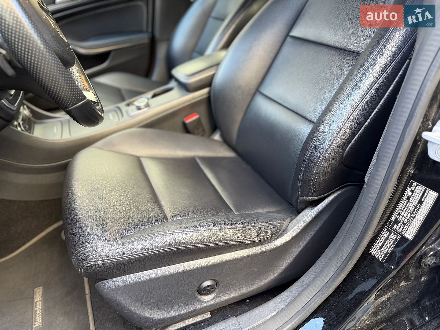 Mercedes-Benz CLA-Class 2015 VIN WDDSJ4EB5FN200140 фото оголошення 31 з 43