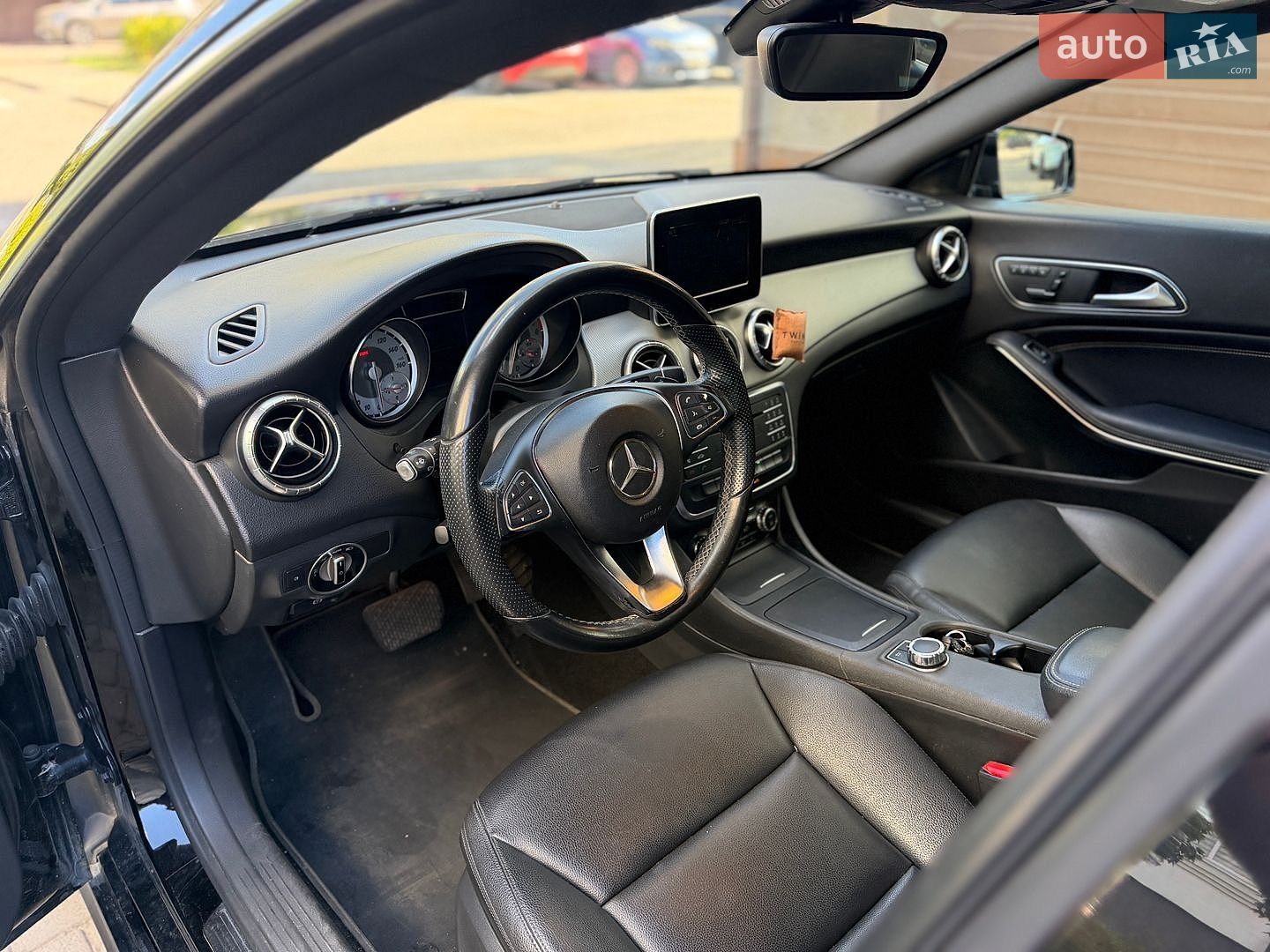 Mercedes-Benz CLA-Class 2015 VIN WDDSJ4EB5FN200140 фото оголошення 33 з 43