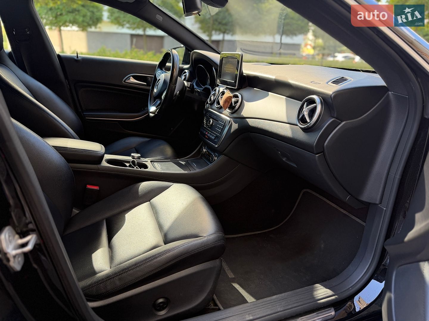 Mercedes-Benz CLA-Class 2015 VIN WDDSJ4EB5FN200140 фото оголошення 39 з 43